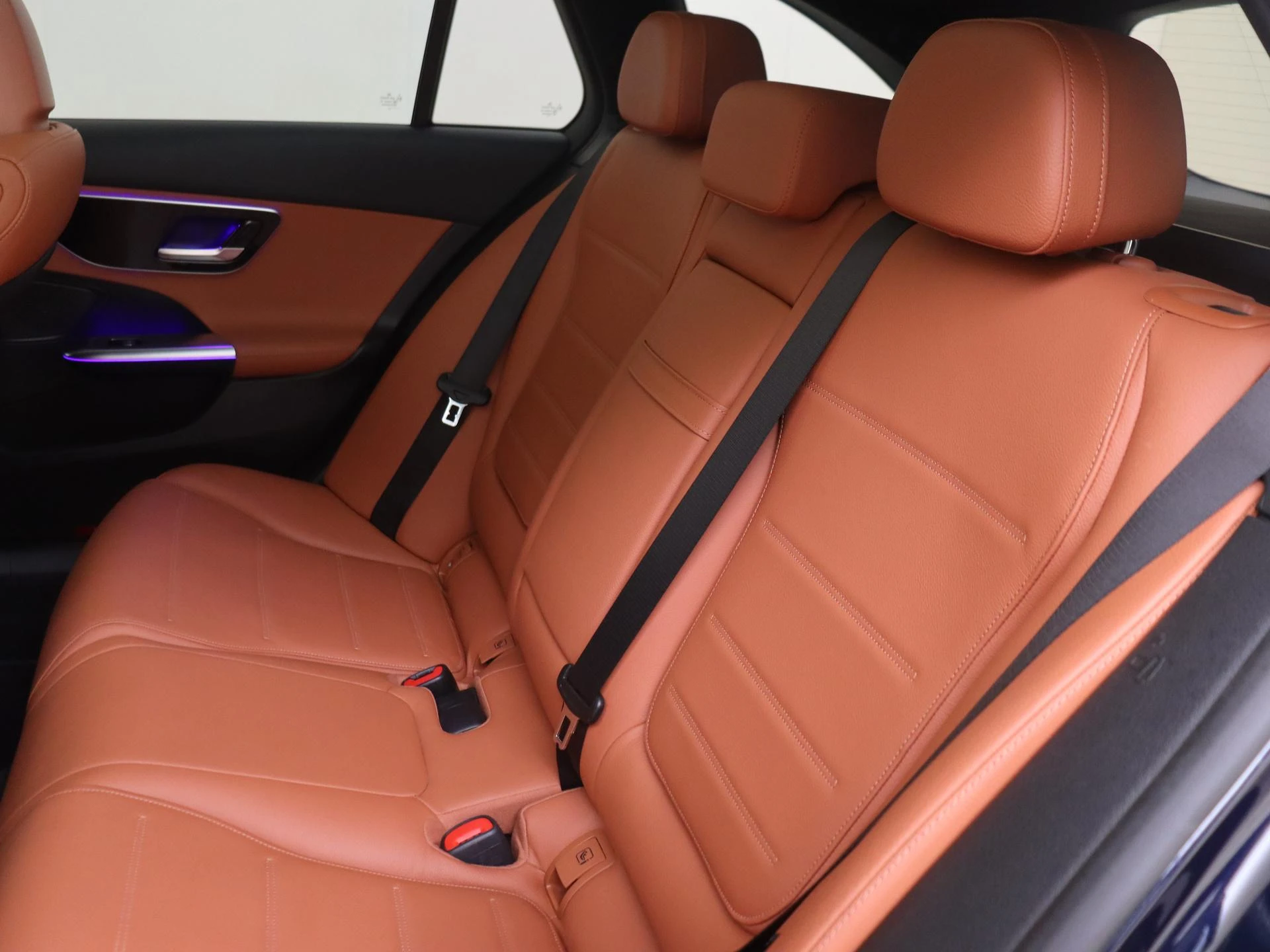 Mercedes-Benz-C-Klasse-image-15