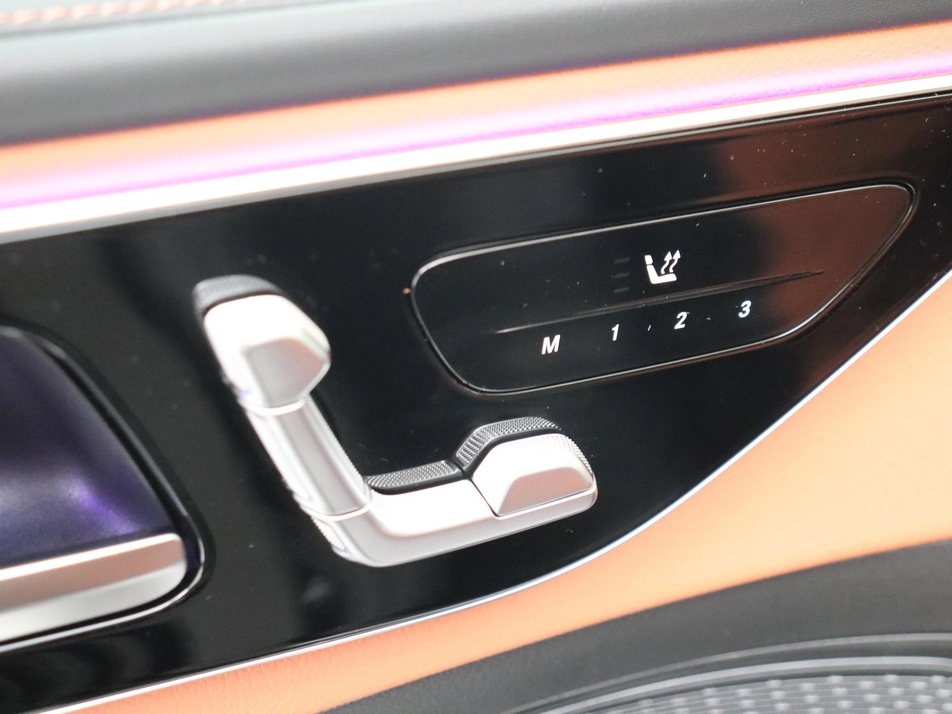 Mercedes-Benz-C-Klasse-image-25