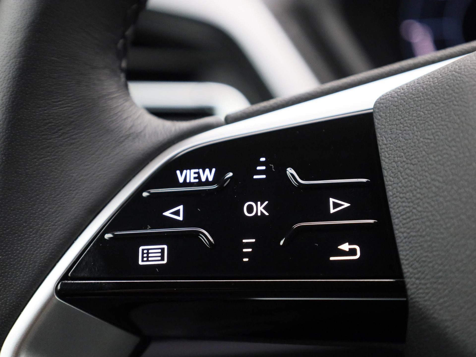 Audi-Q4 e-tron-image-24