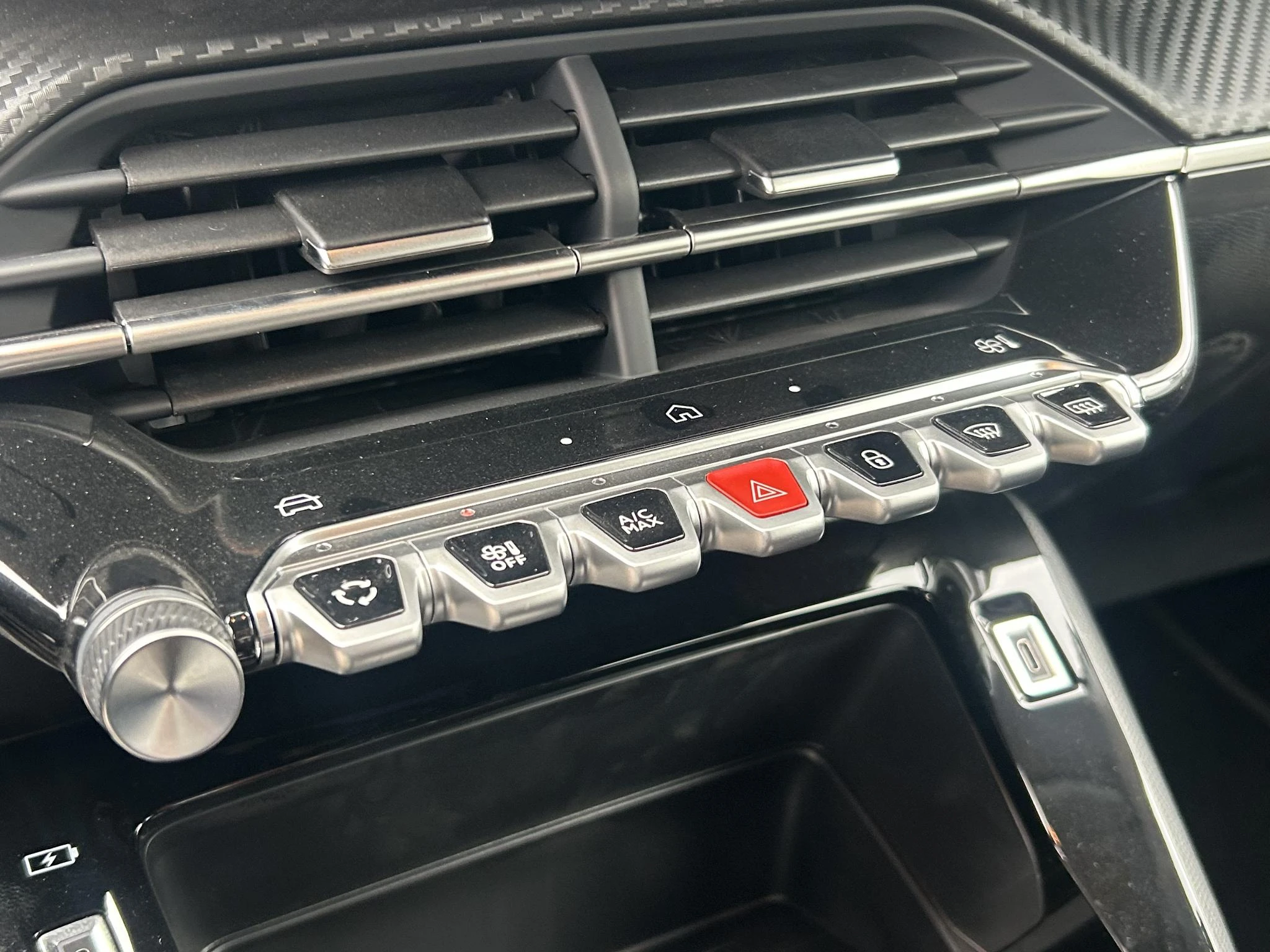 Peugeot-208-image-17