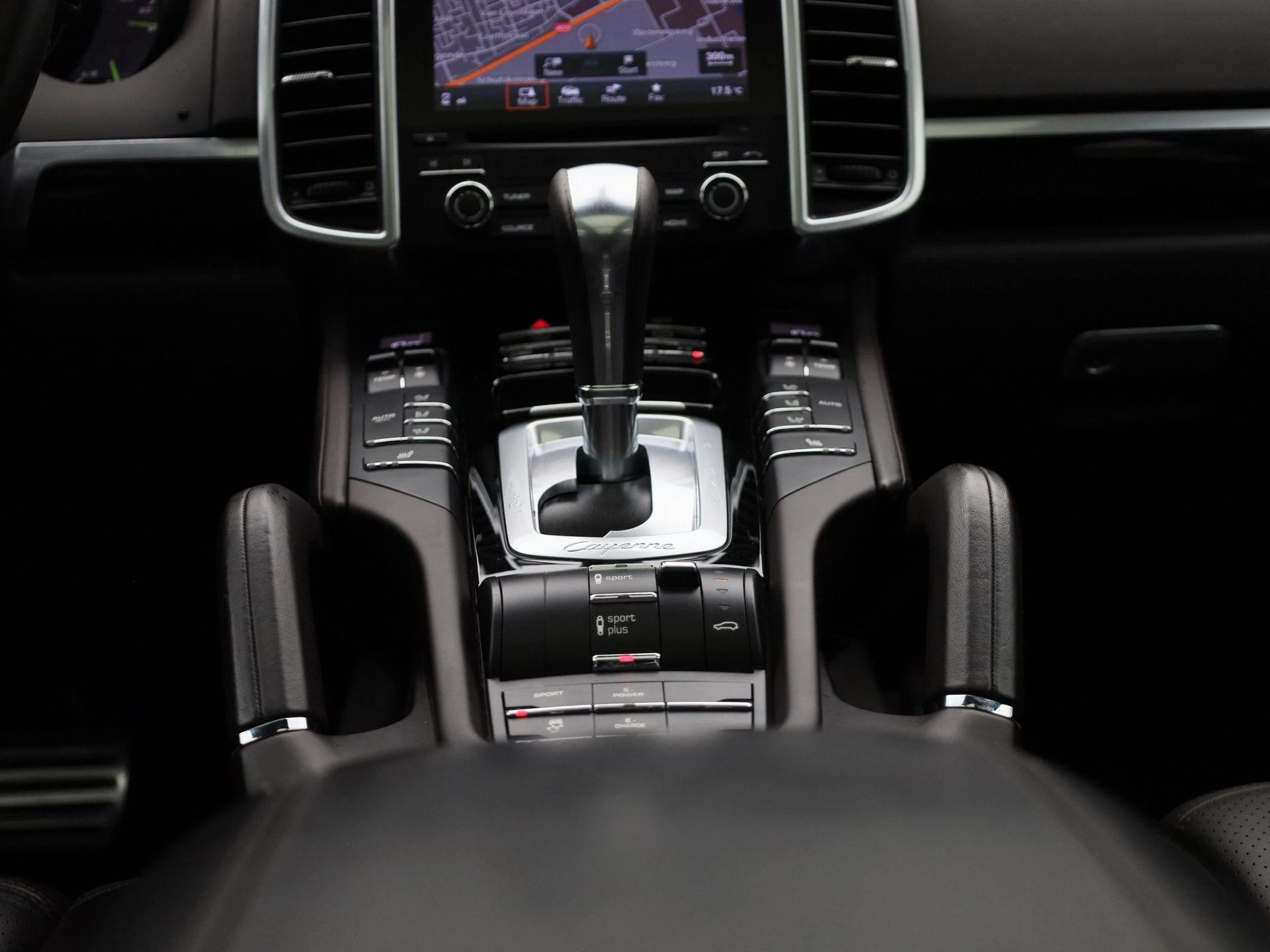 Porsche-Cayenne-image-9