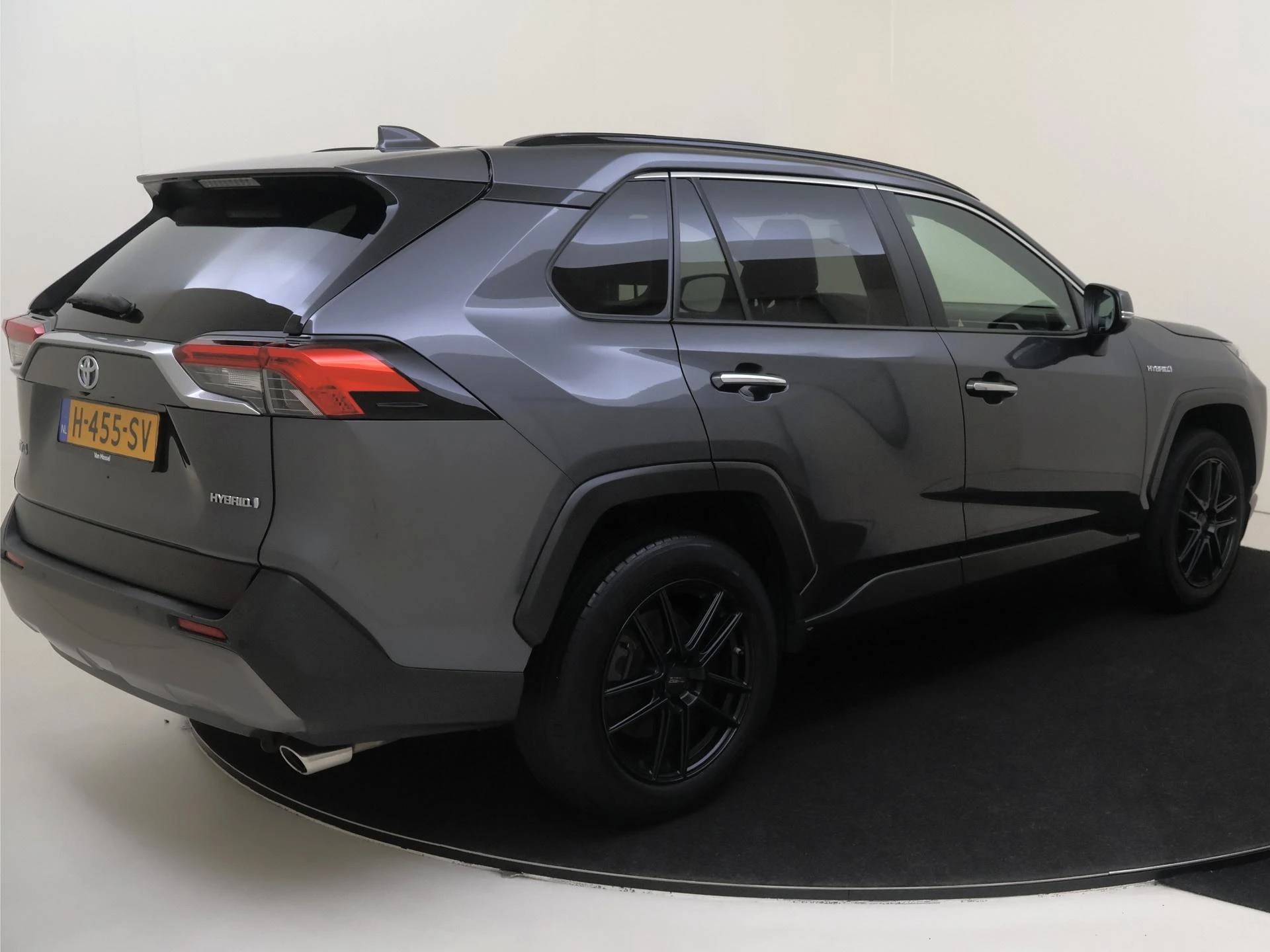 Toyota-RAV4-image-3