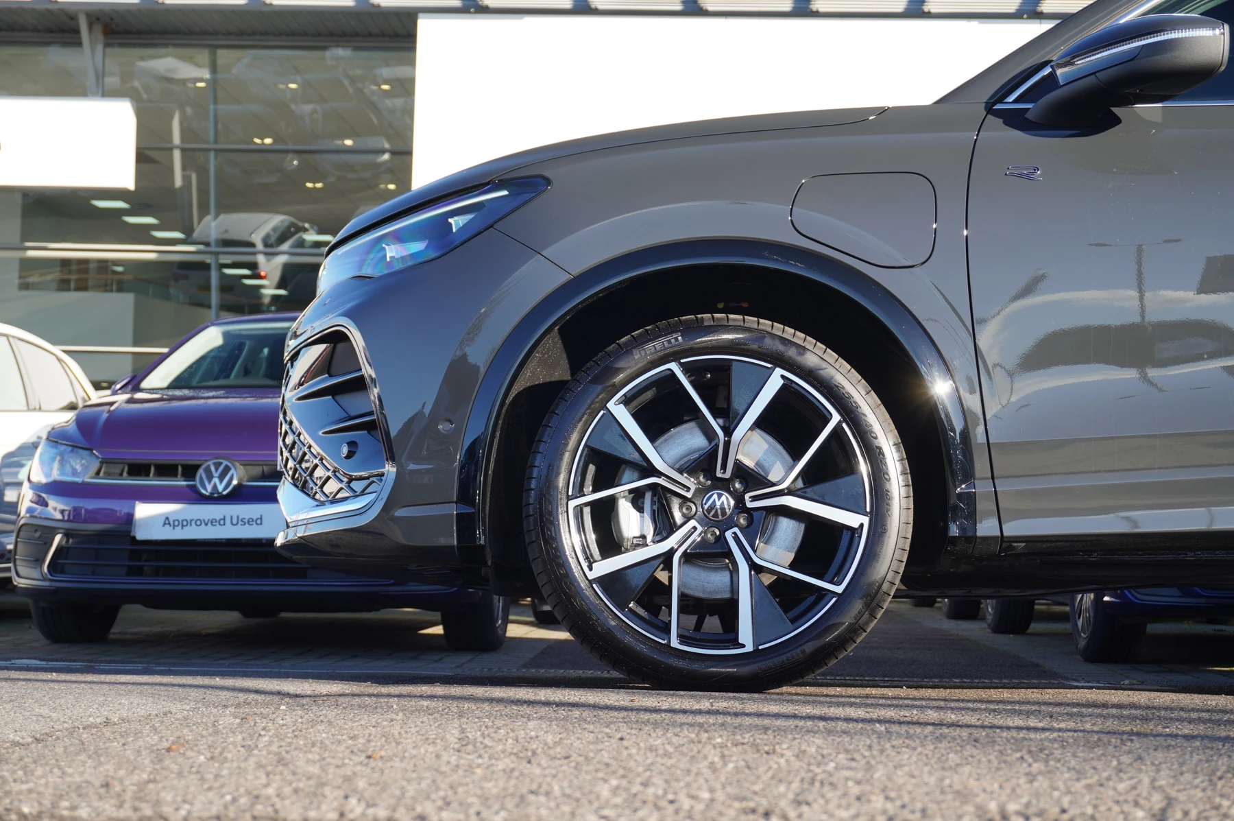 Volkswagen-Tiguan-image-4