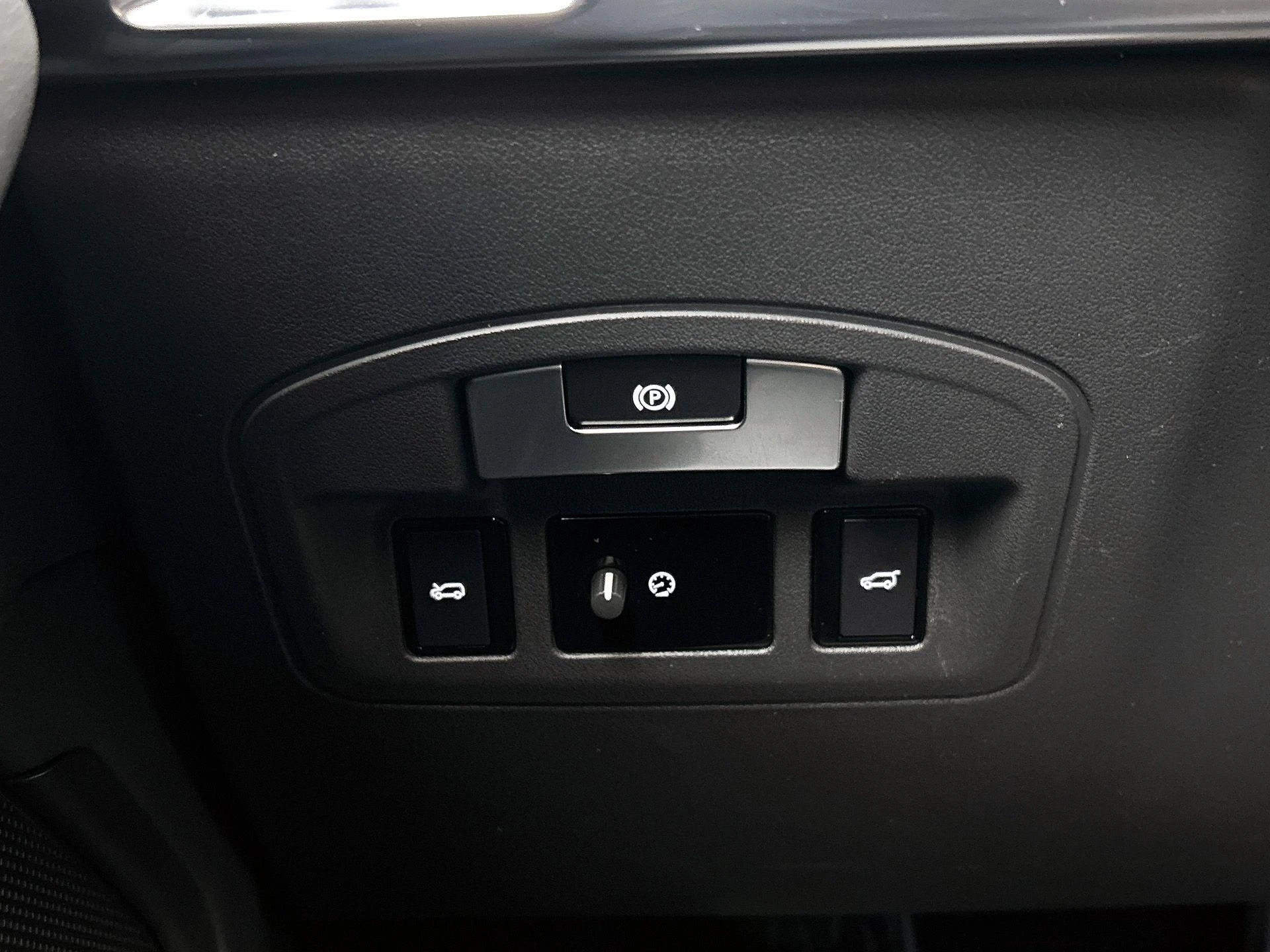 Jaguar-I-PACE-image-15