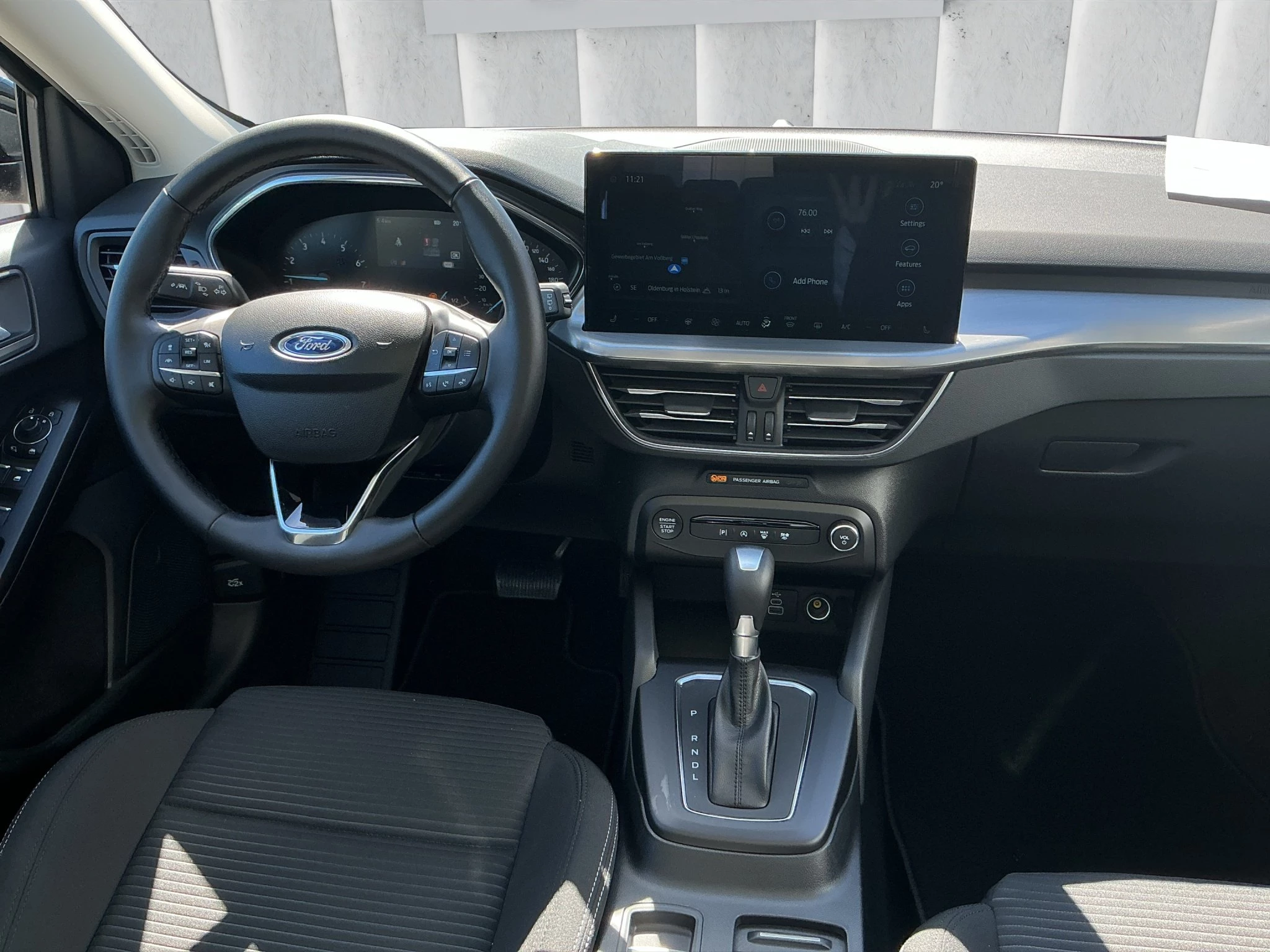 Ford Focus Titanium Edition Limousine Automatik & Panoramadach *HEZ Aktion*