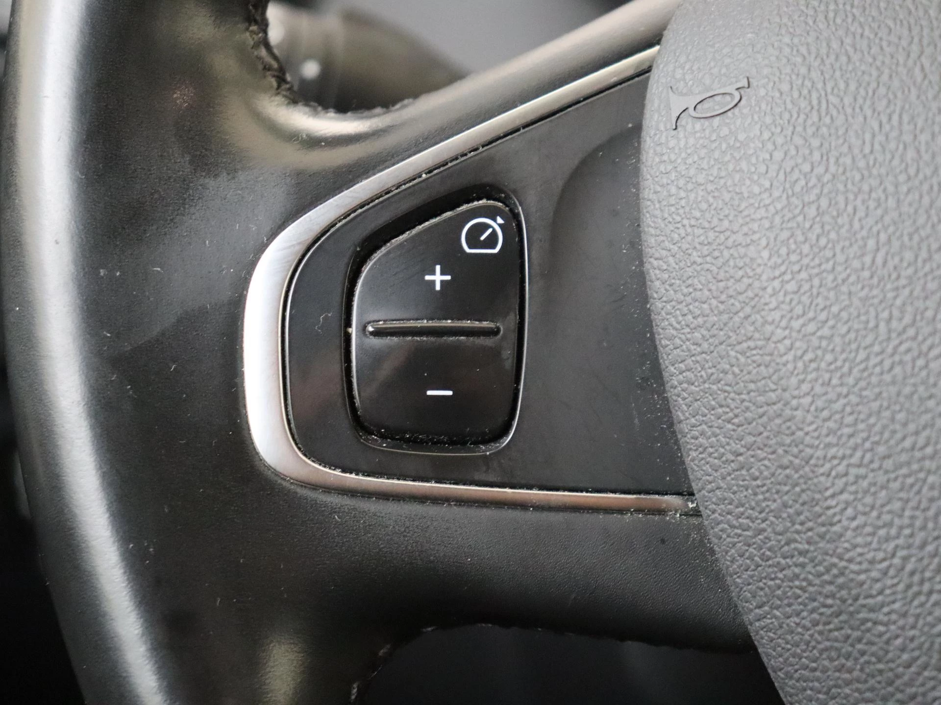 Renault-Captur-image-12