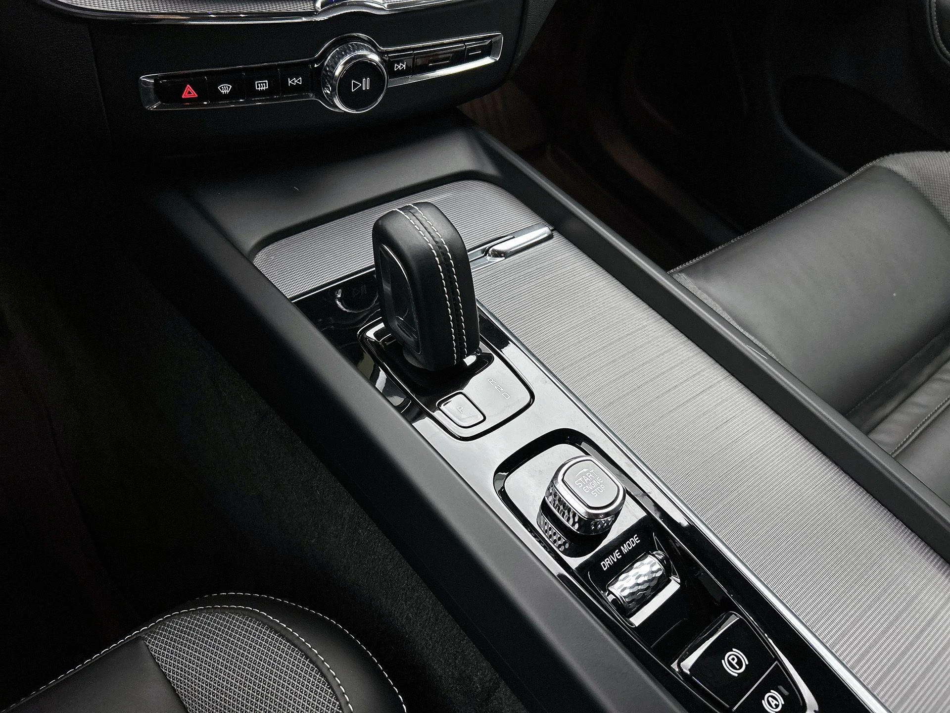 Volvo XC60 2.0 B5 R-Design