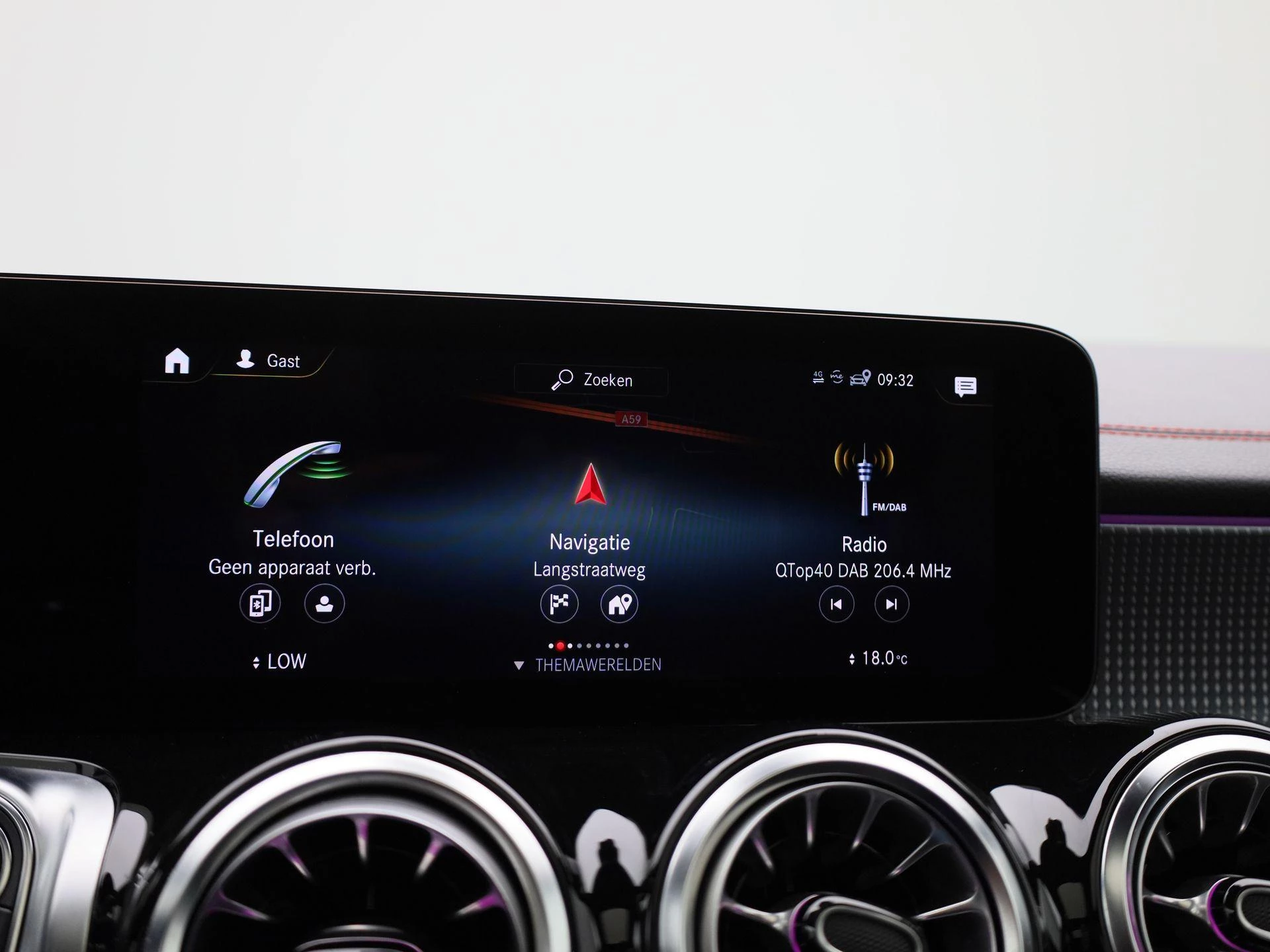 Mercedes-Benz-EQB-image-14