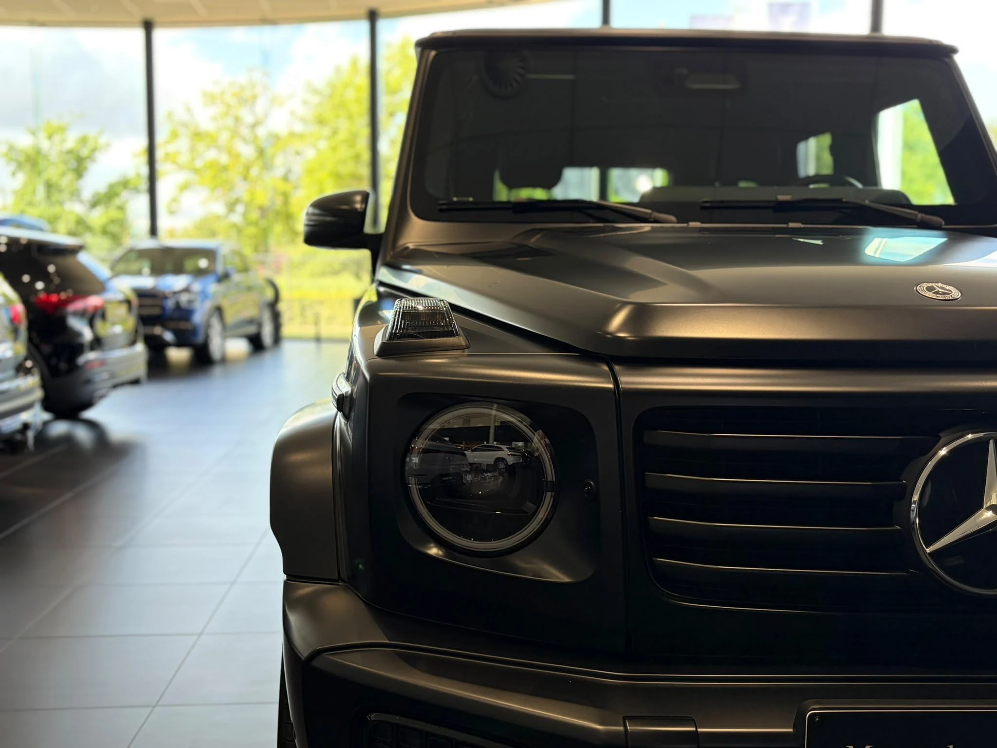 Mercedes-Benz-G-Klasse-image-9