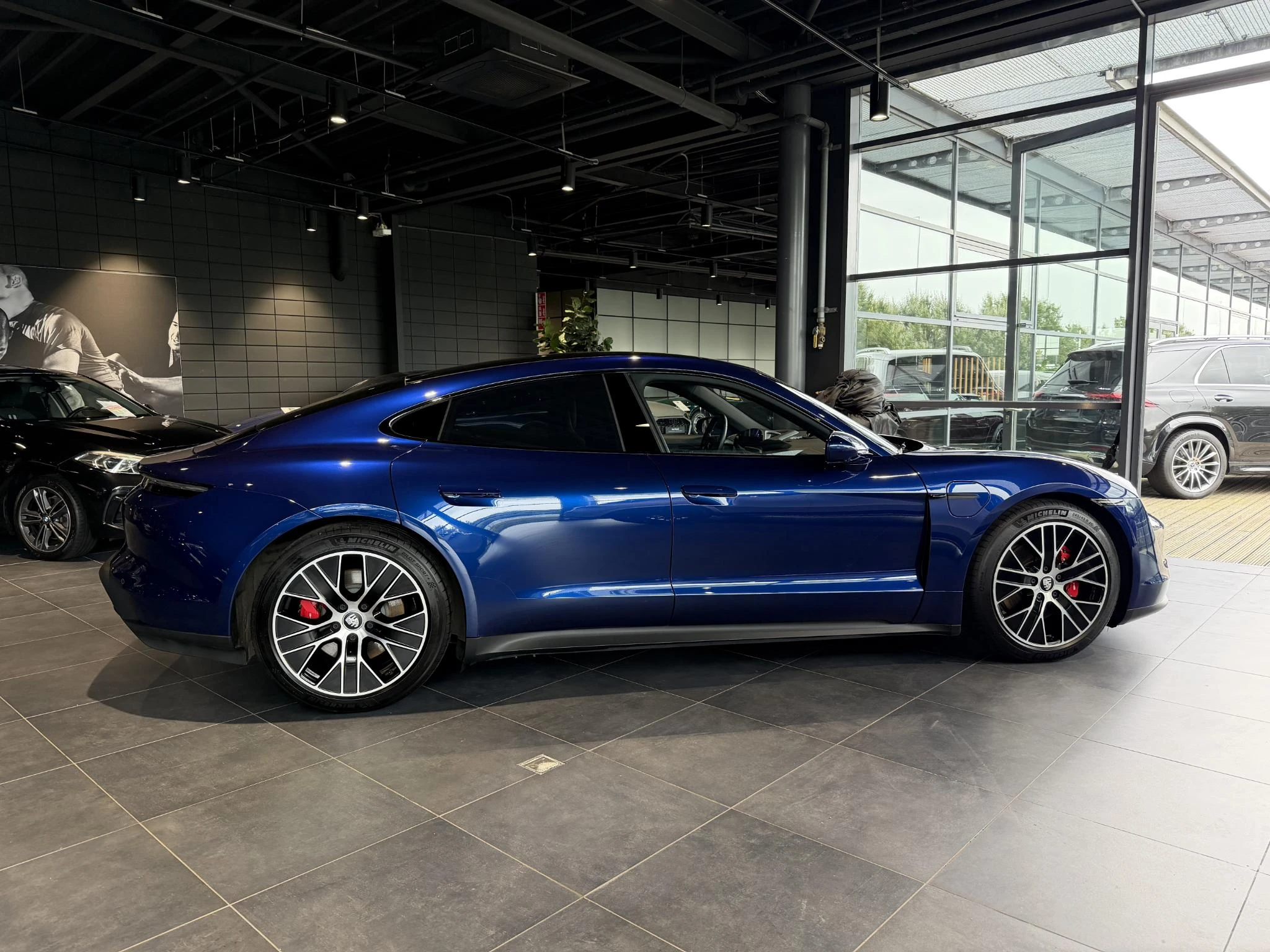 Porsche-Taycan-image-5