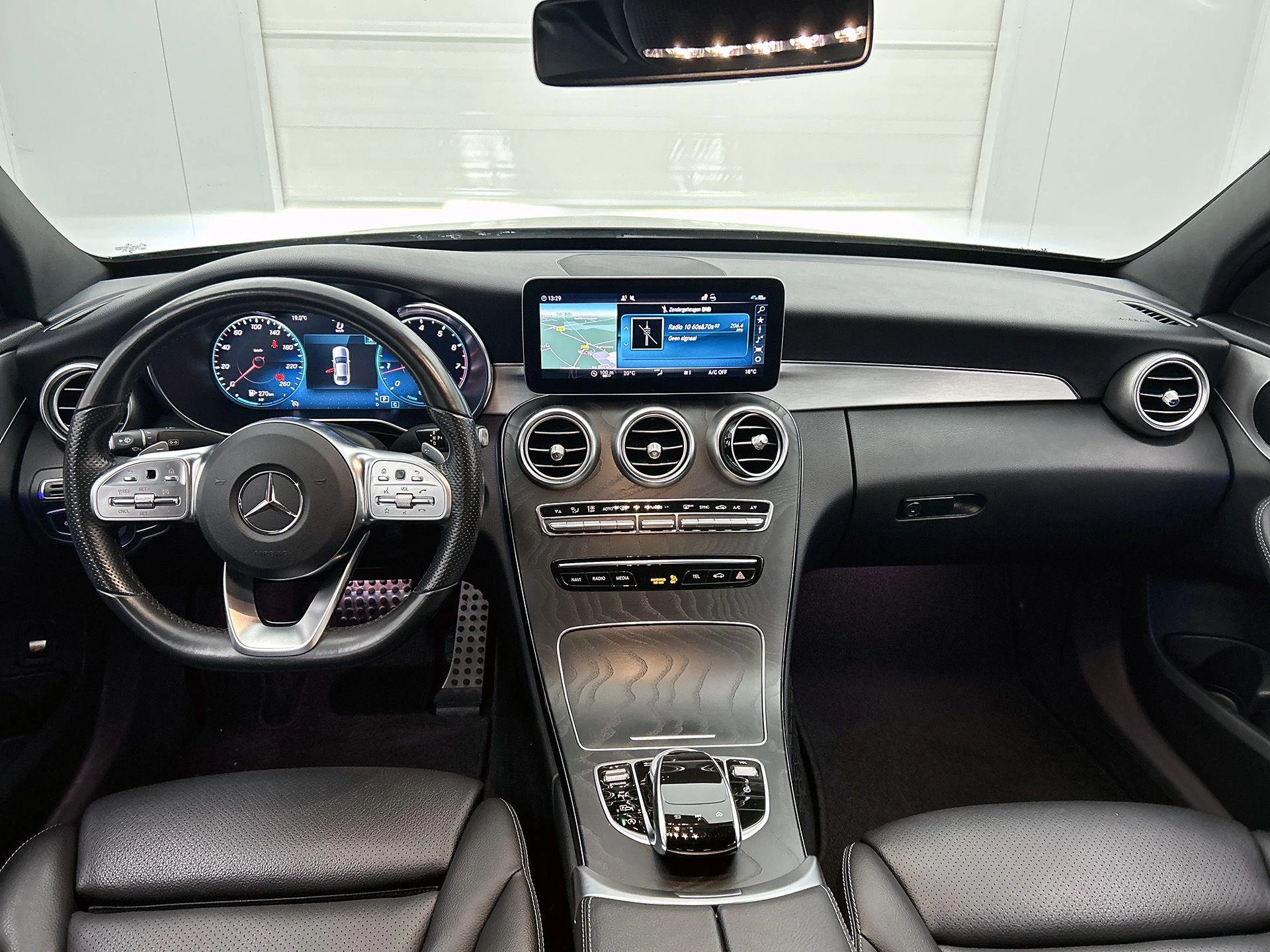 Mercedes-Benz-C-Klasse-image-19