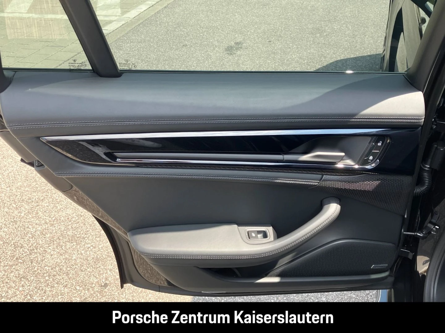 Porsche-Panamera-image-24