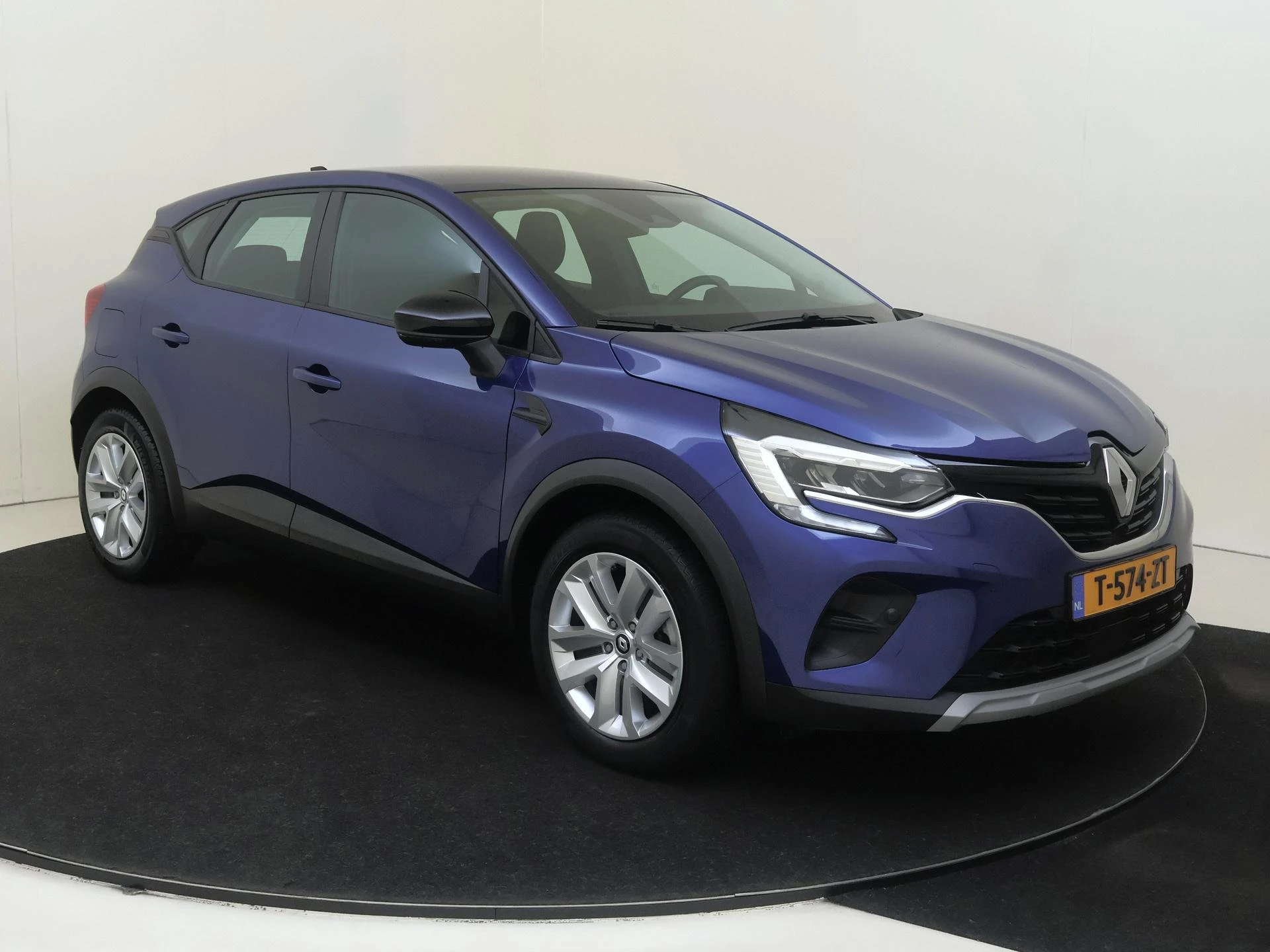 Renault-Captur-image-2