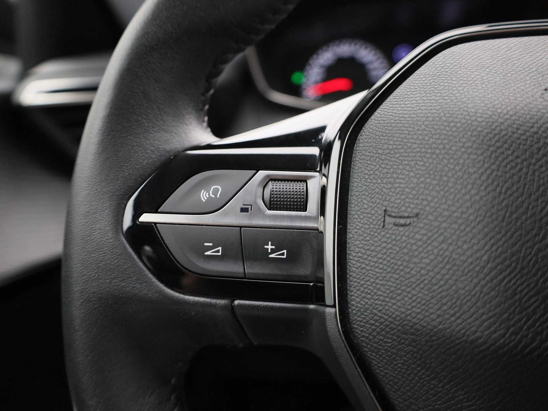 Peugeot-208-image-17