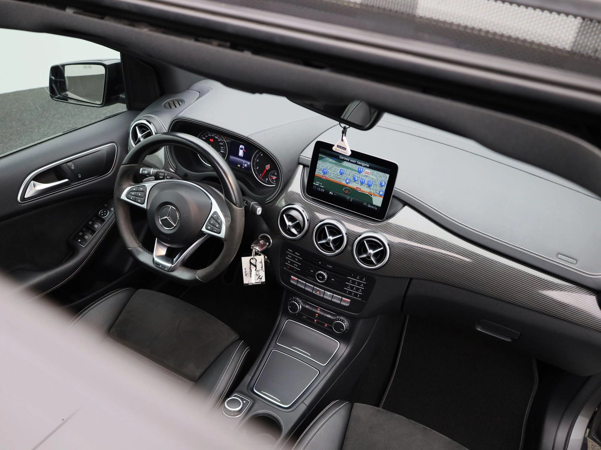 Mercedes-Benz-B-Klasse-image-39