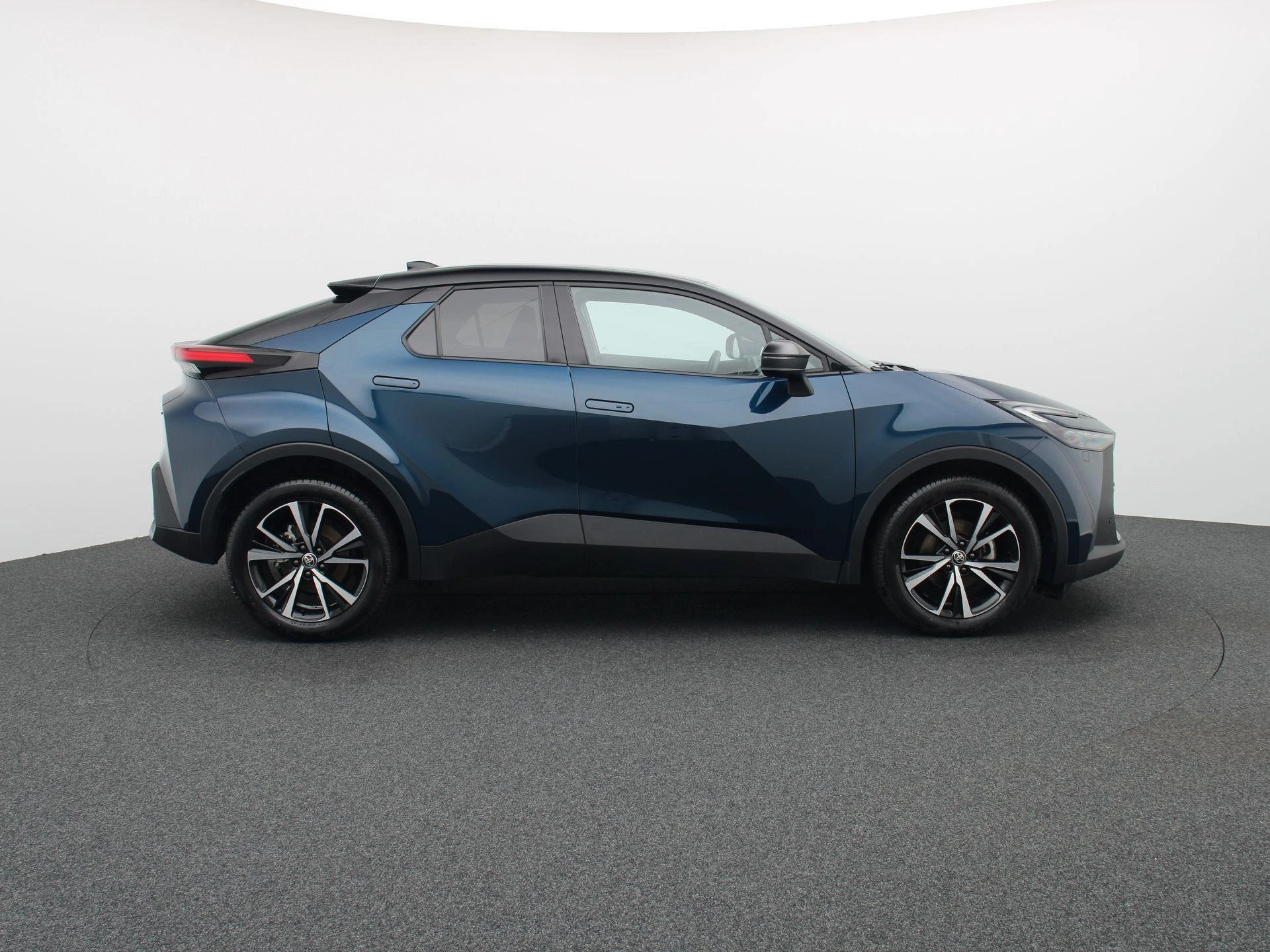 Toyota-C-HR-image-7