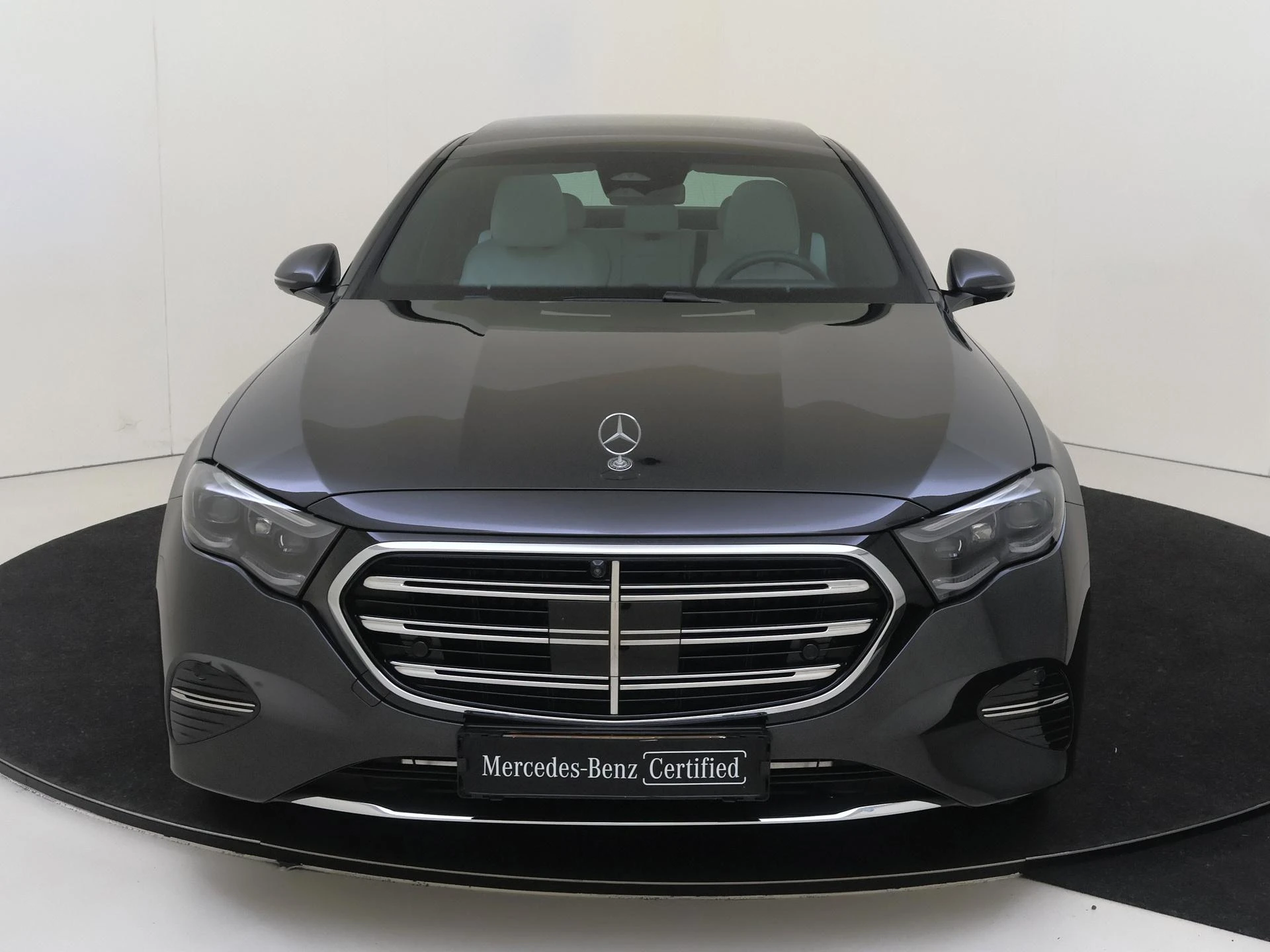 Mercedes-Benz-E-Klasse-image-5