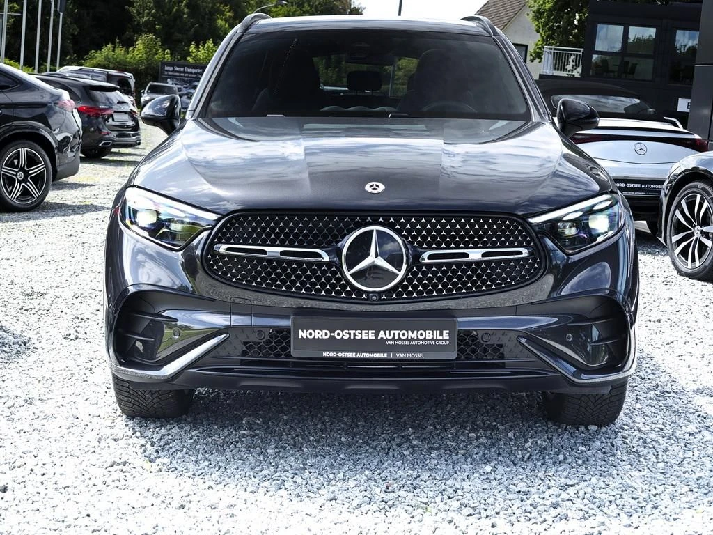 Mercedes-Benz-GLC 220 d-image-3