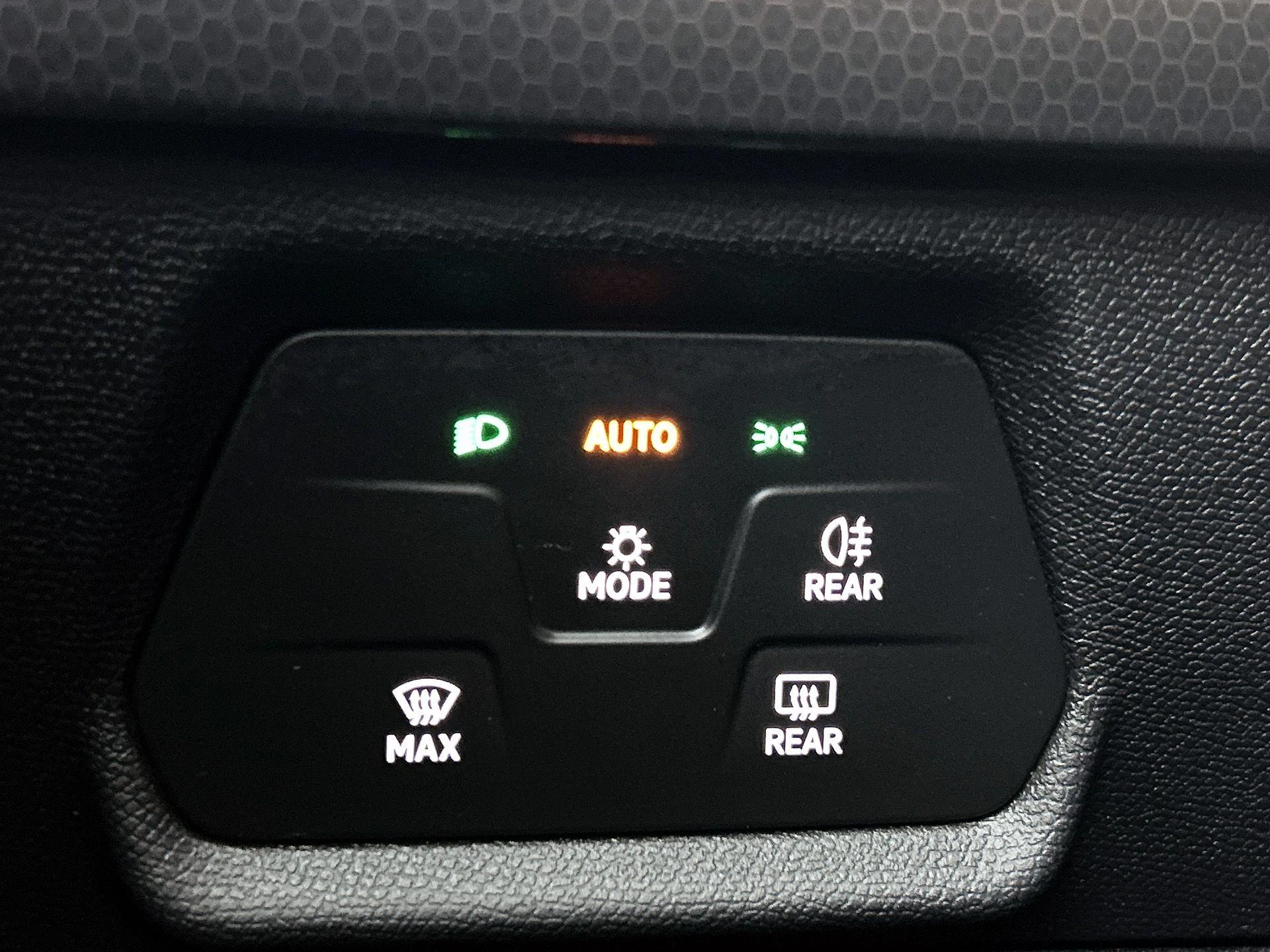 SEAT-Leon-image-16