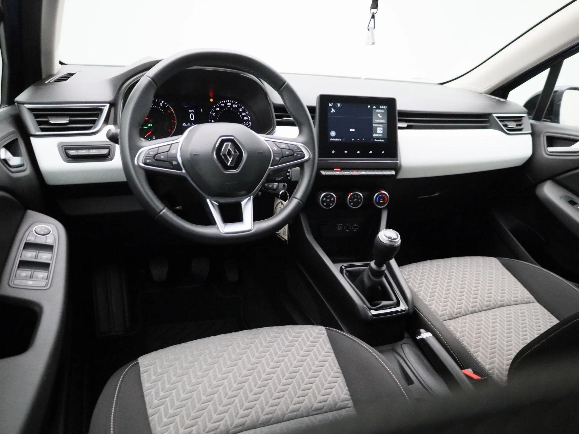 Renault-Clio-image-6