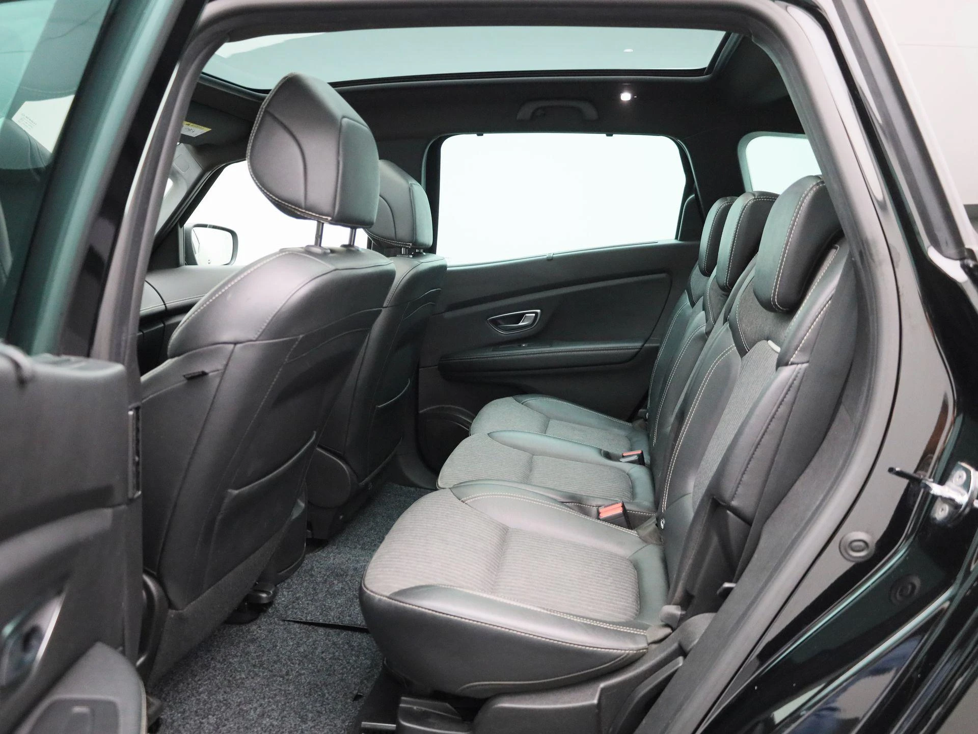 Renault-Grand Scénic-image-9