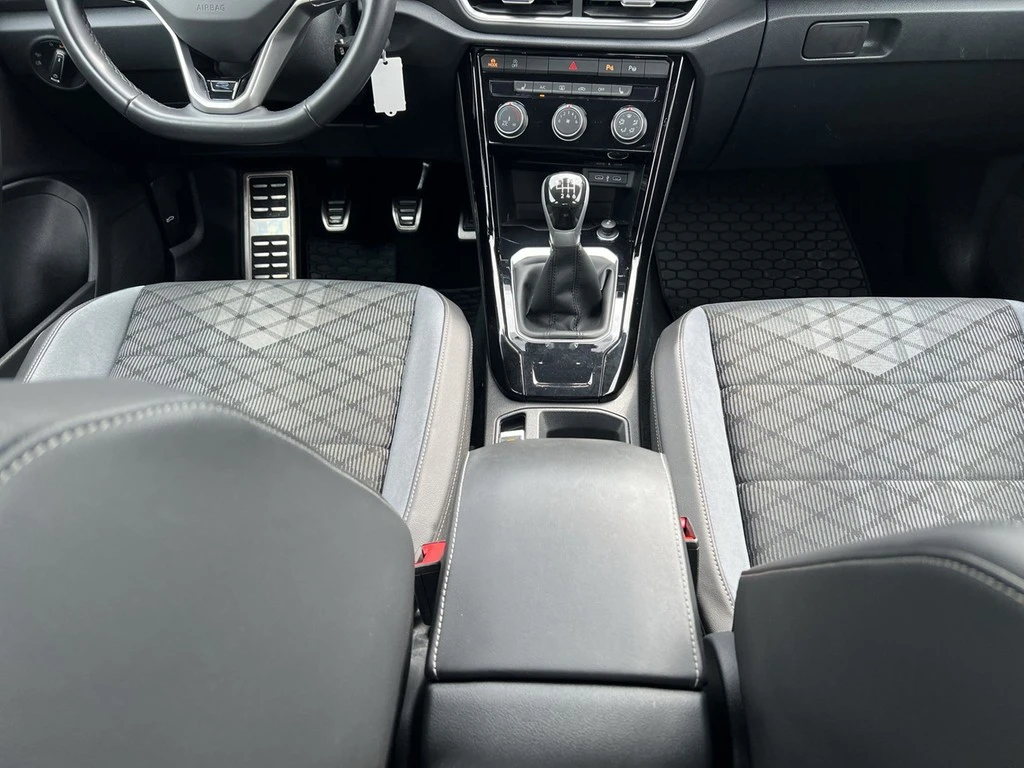 Volkswagen-T-Roc-image-8