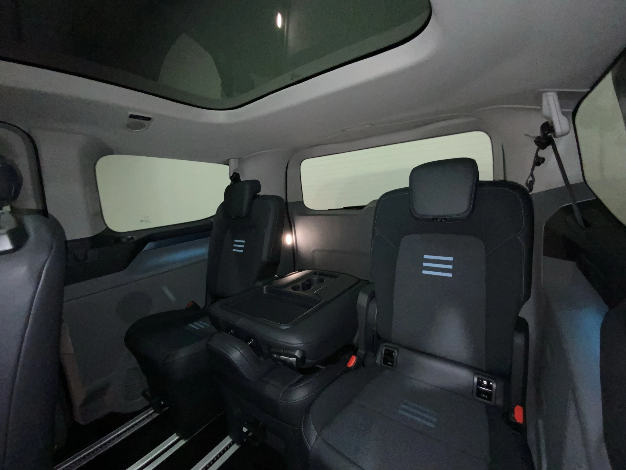 Ford-Tourneo Custom-image-17