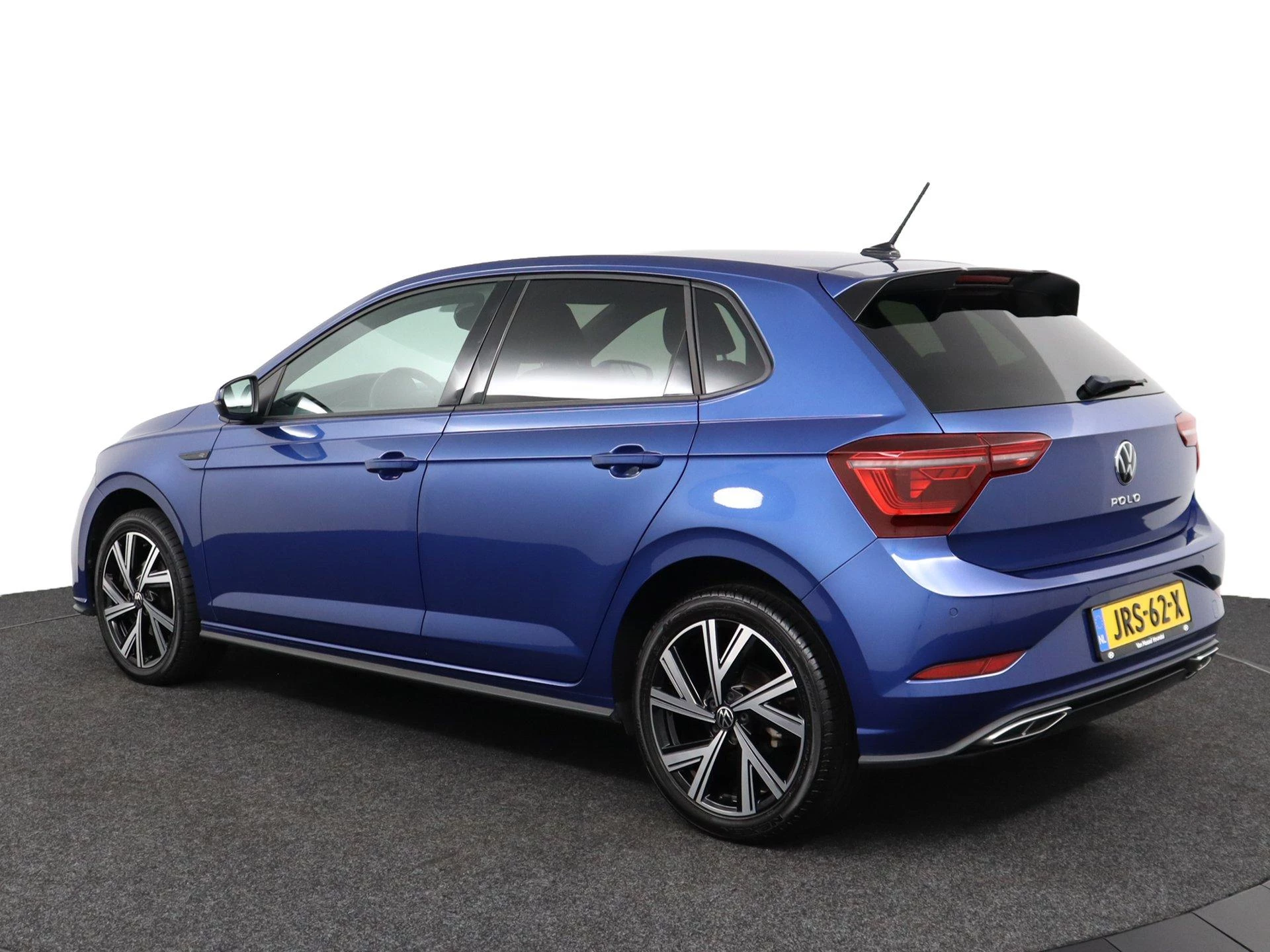 Volkswagen-Polo-image-3