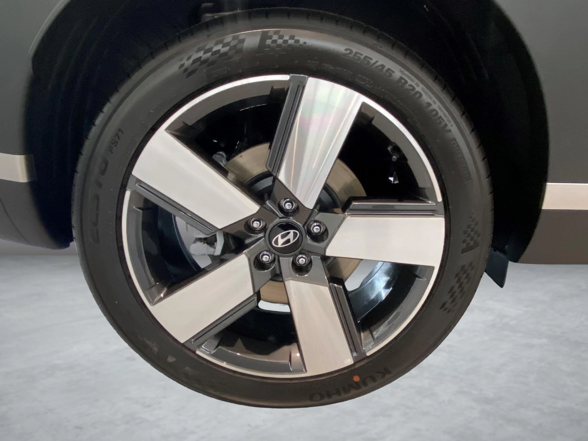 Hyundai Santa Fe Luxury Dual Sunroof