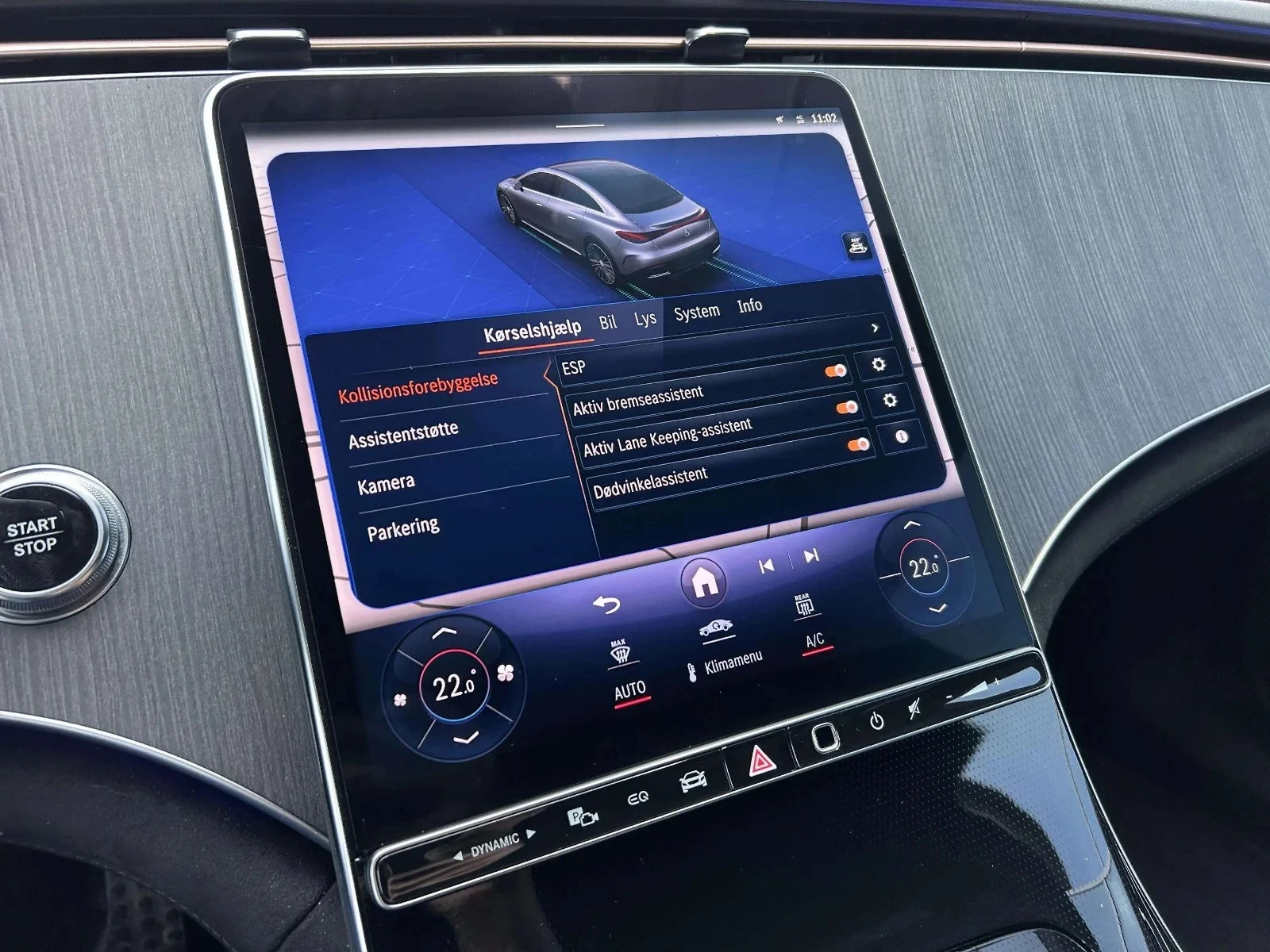 Mercedes-Benz-EQE-image-18