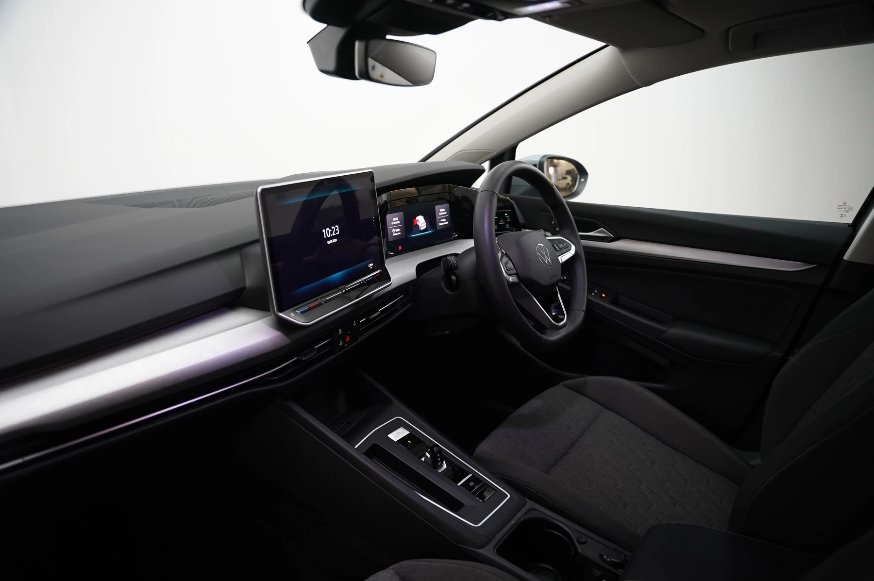 Volkswagen-Golf-image-1