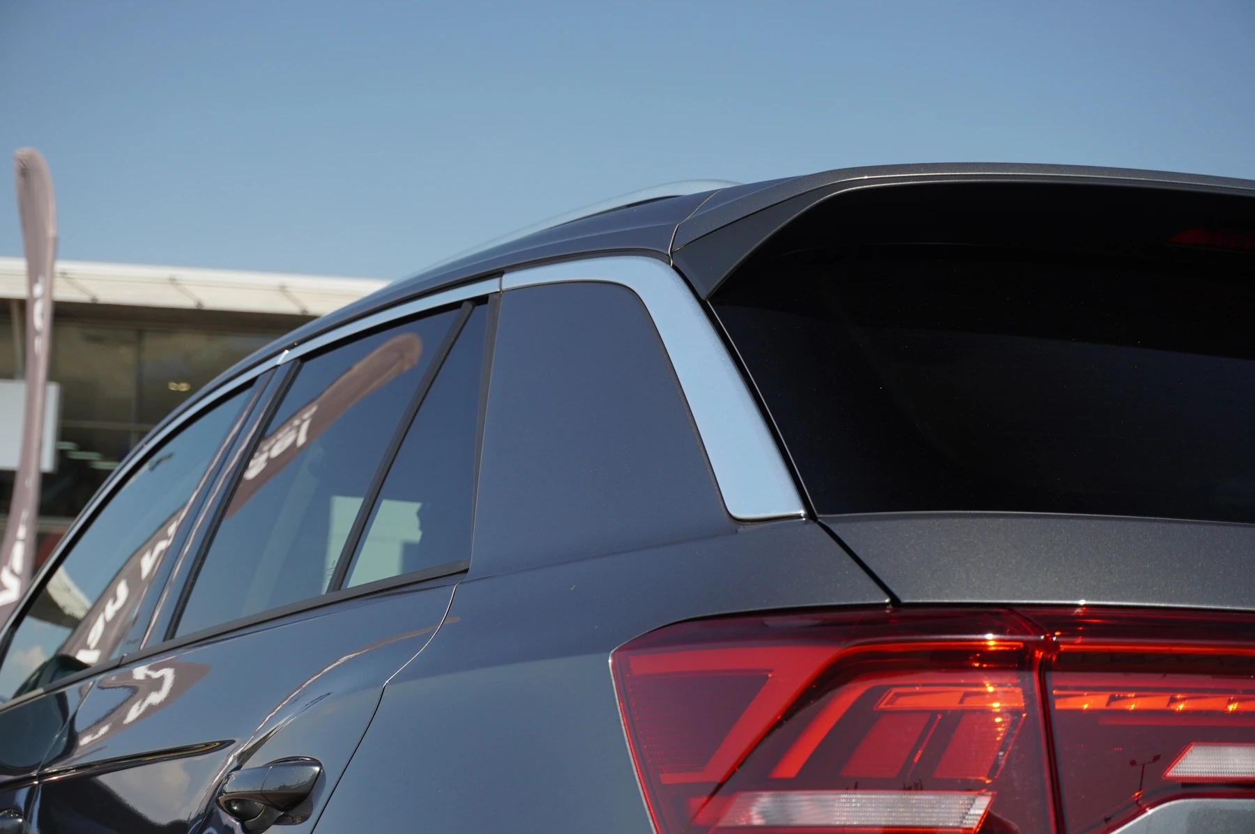 Volkswagen-T-Roc-image-39