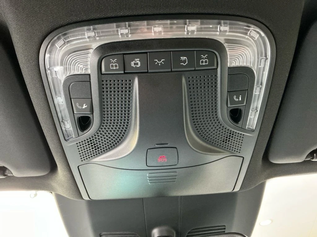Mercedes-Benz-V-Klasse 300-image-18