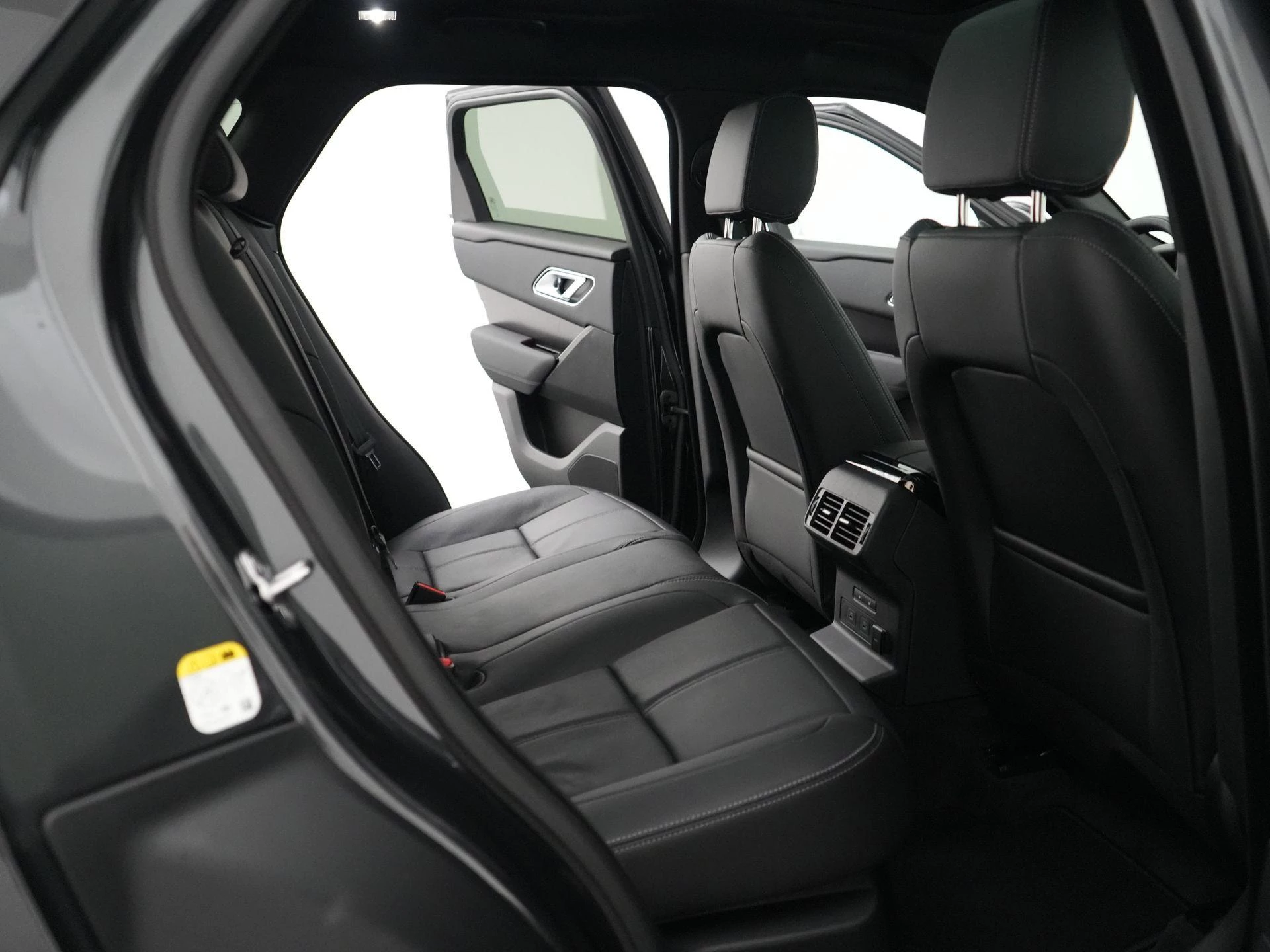 Land Rover Range Rover Velar 2.0 P400e Belgravia Edition