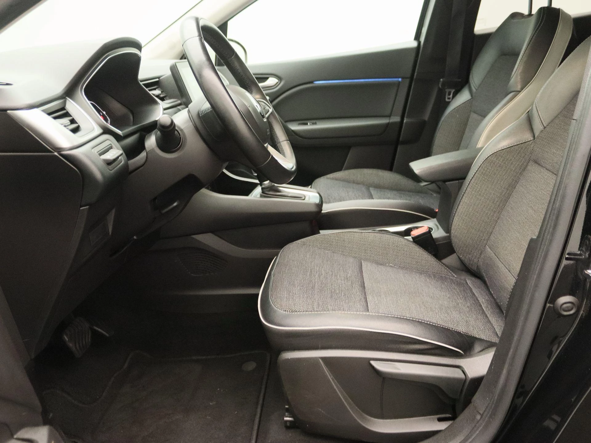 Renault-Captur-image-12