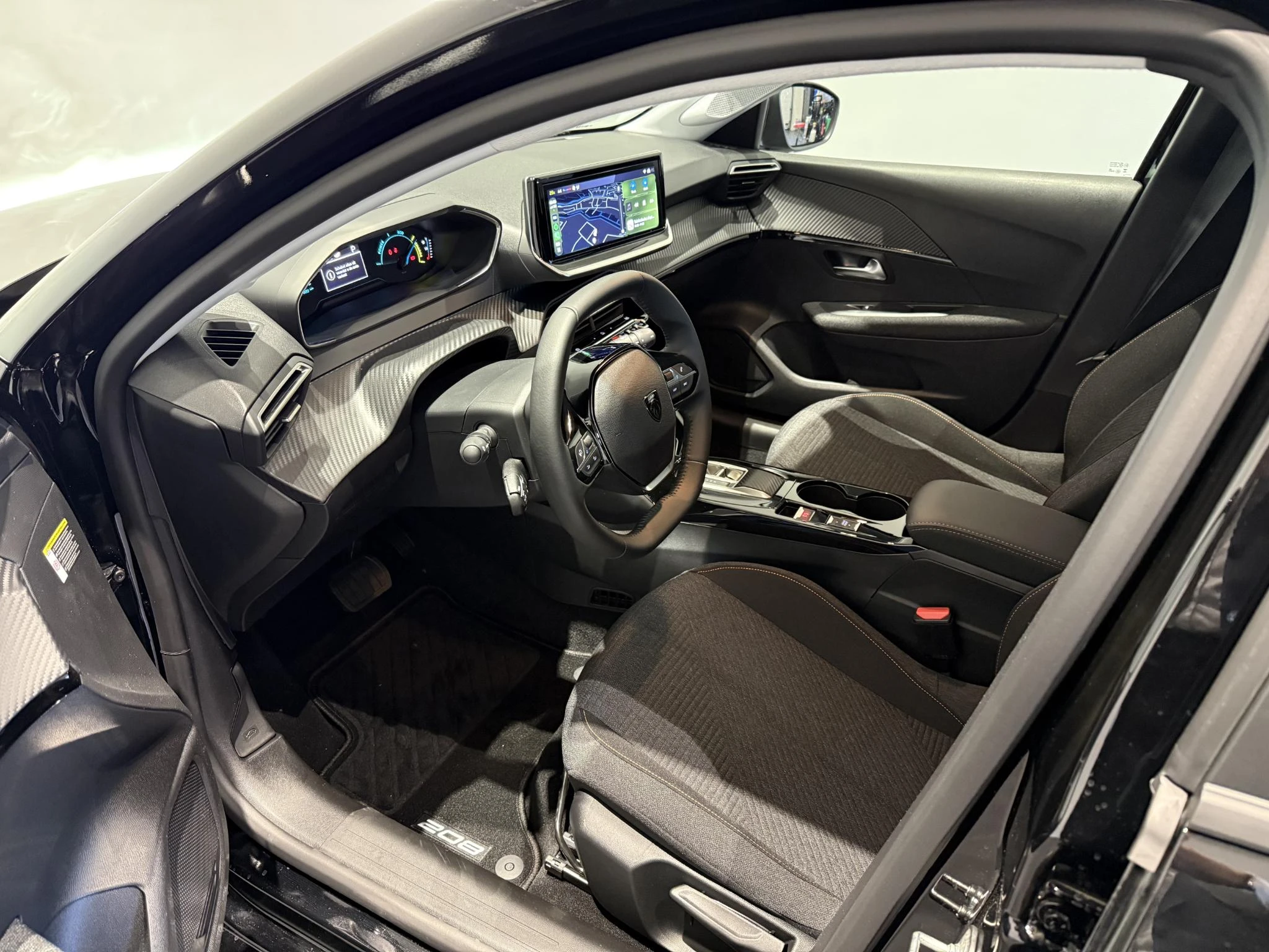 Peugeot 208 1.2 Hybrid 110 e-DCS6 Business