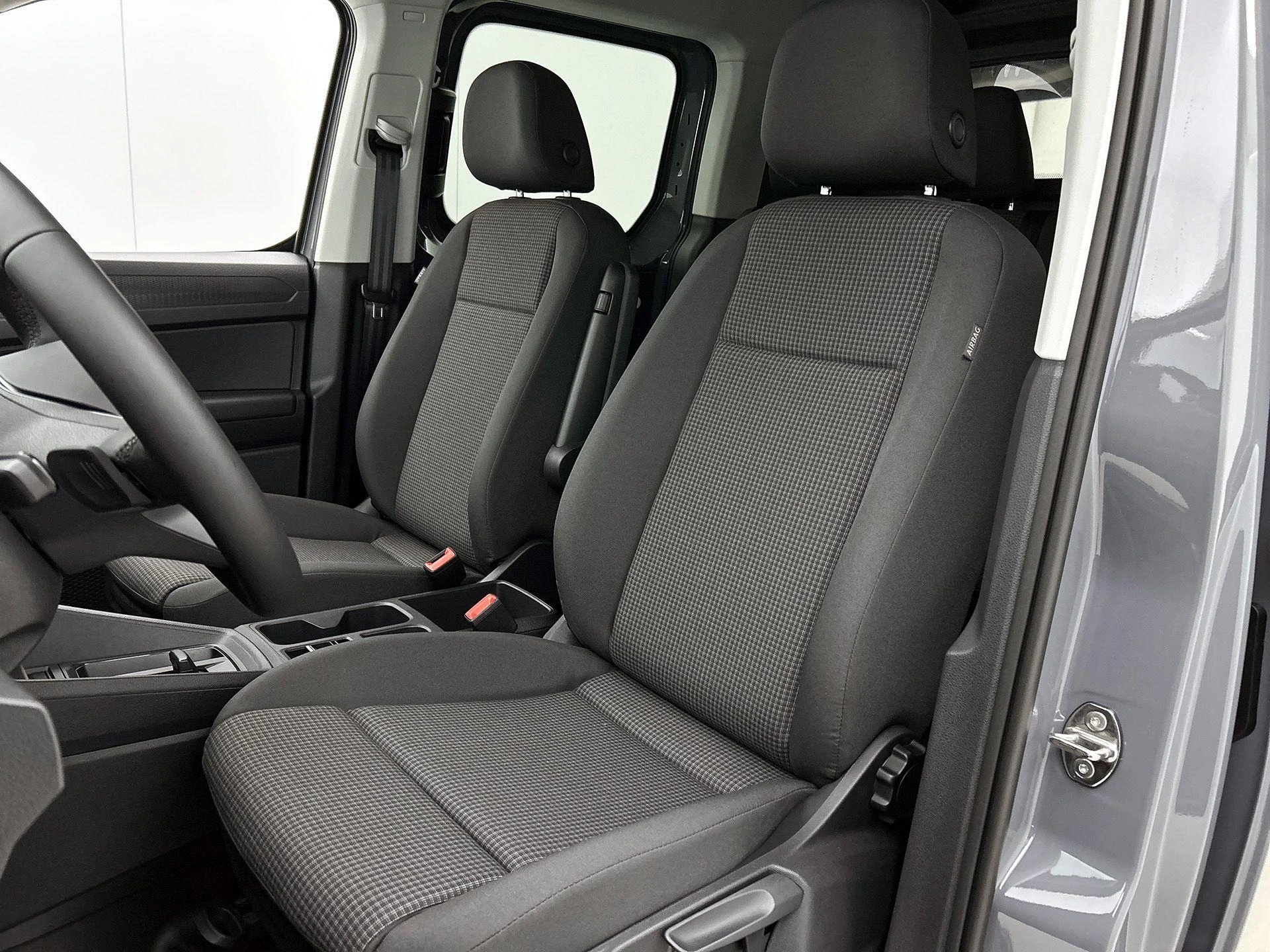 Volkswagen-Caddy-image-37