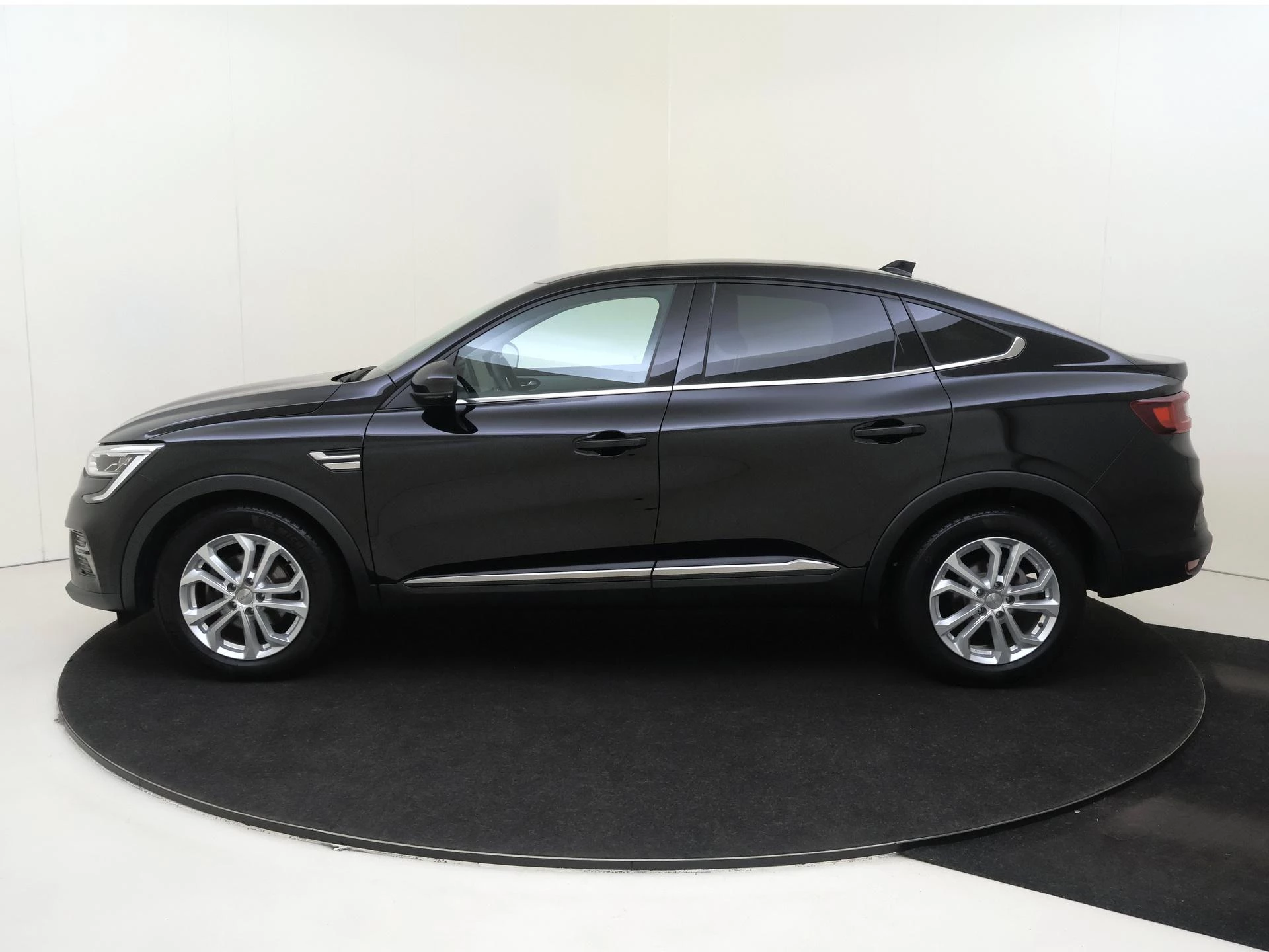 Renault-Arkana-image-7