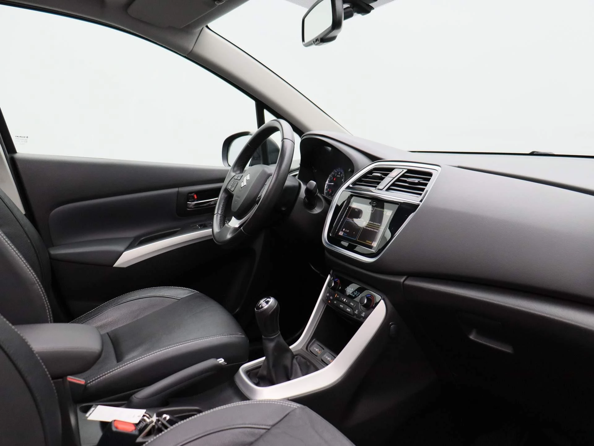 Suzuki-S-Cross-image-31