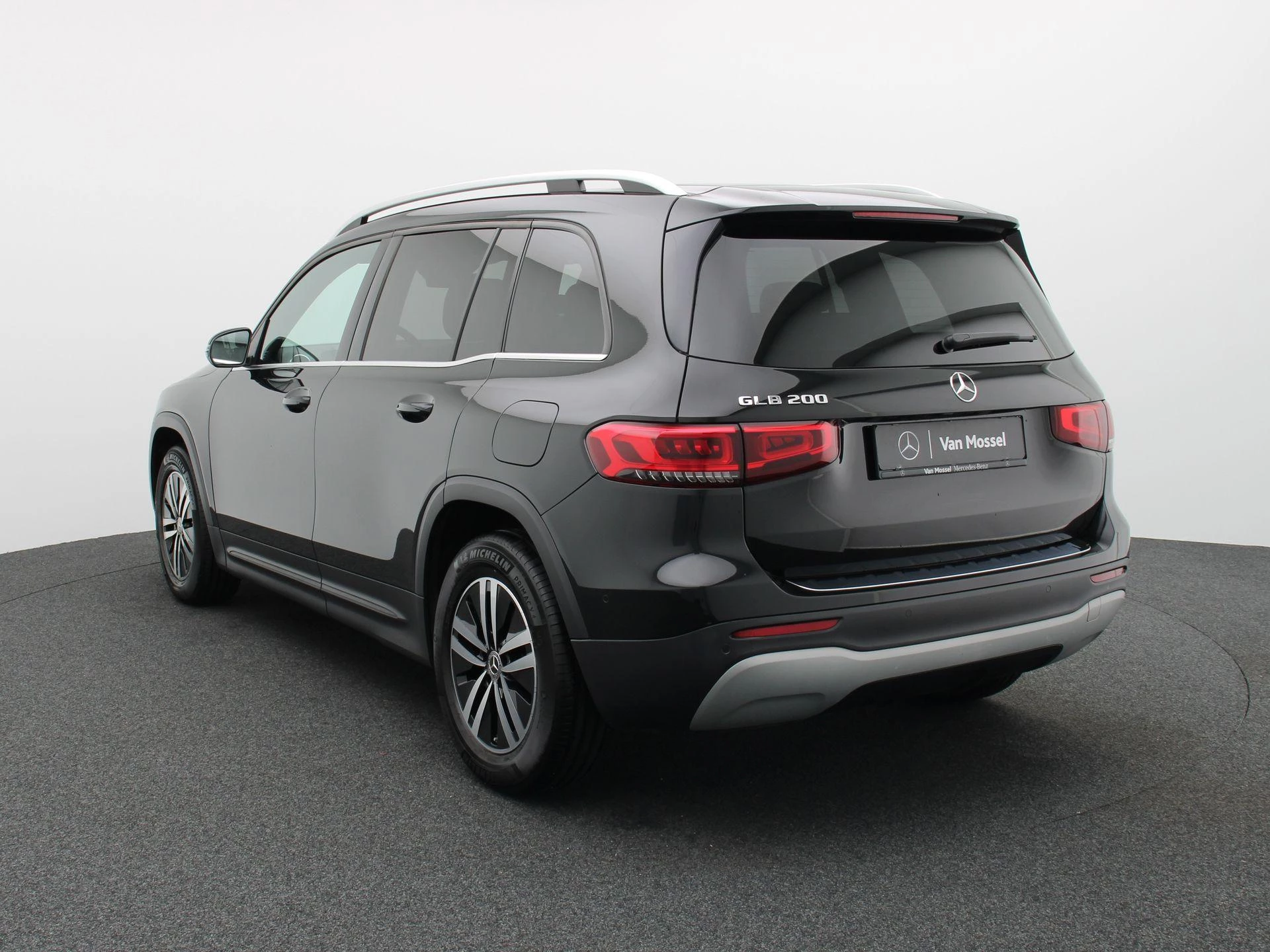 Mercedes-Benz GLB 200 Business Solution + CARPLAY + LED + CAMERA +