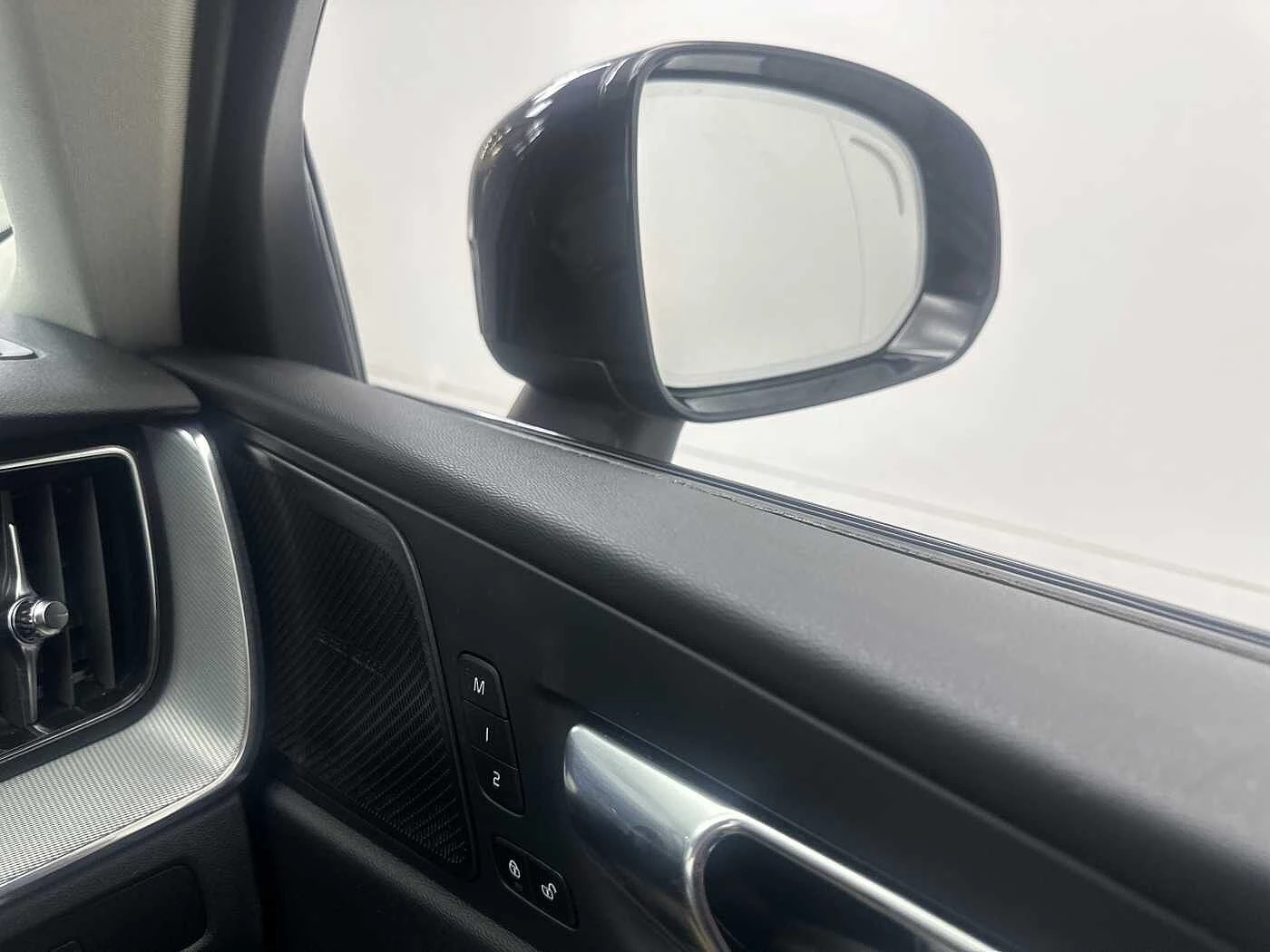 Volvo-XC60-image-20
