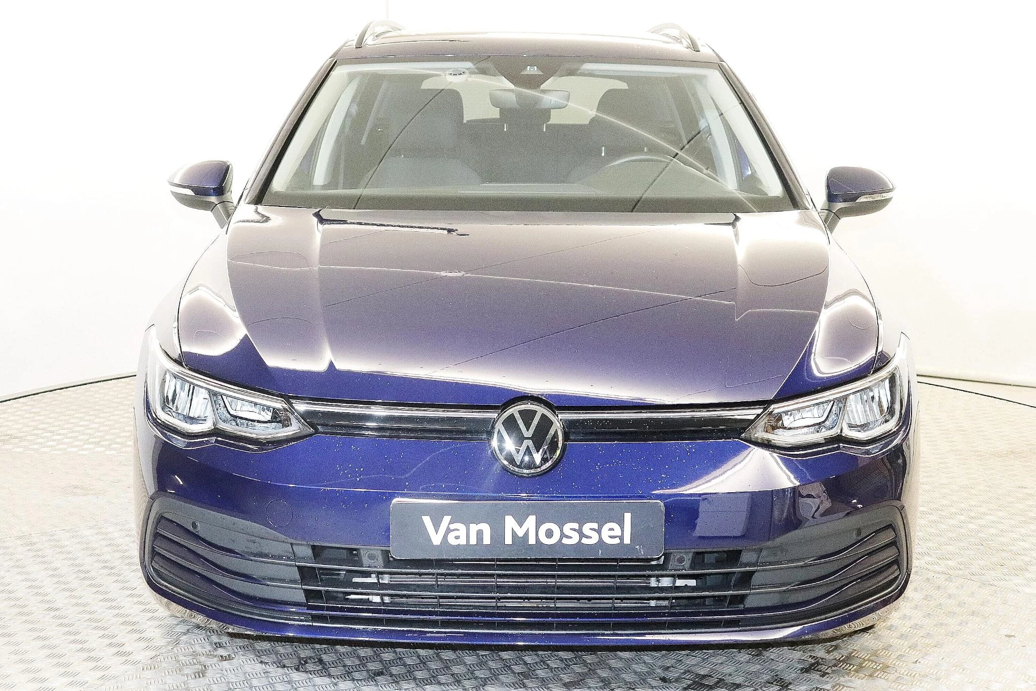 Volkswagen-Golf-image-2