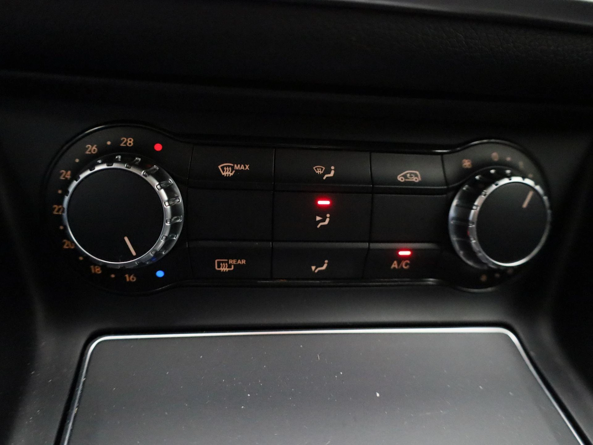 Mercedes-Benz-CLA-image-23