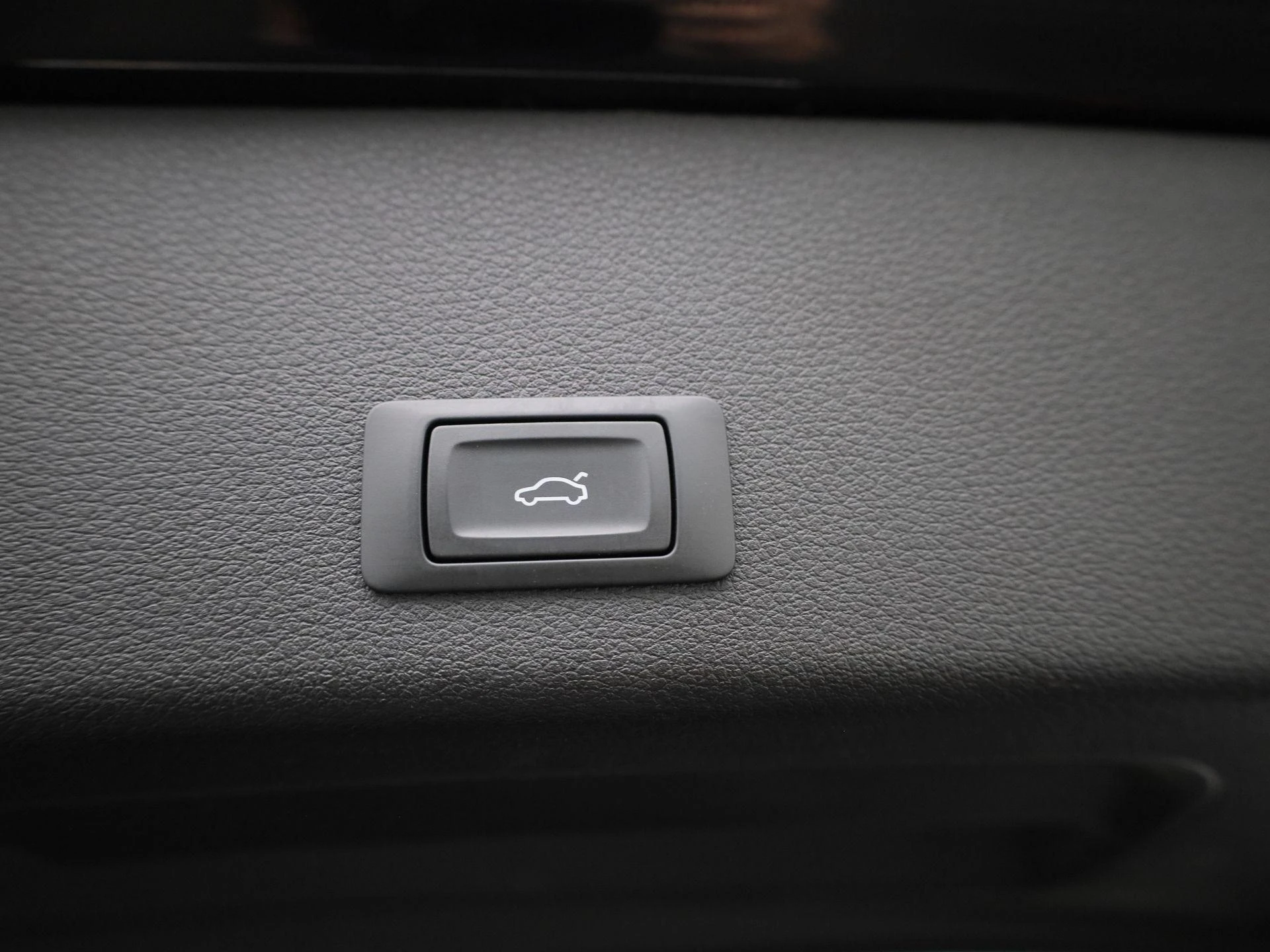 Audi-e-tron-image-11