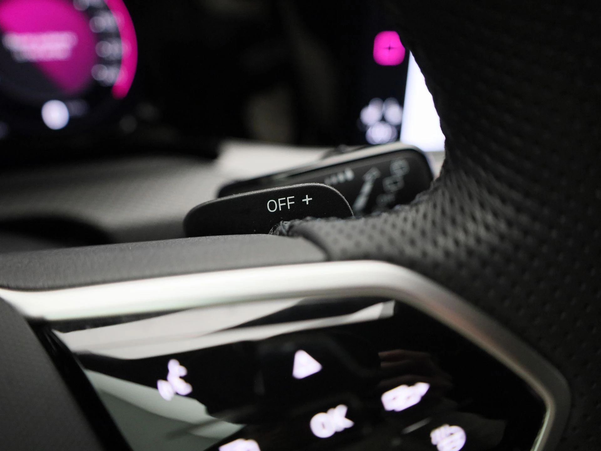 Volkswagen-Golf-image-19