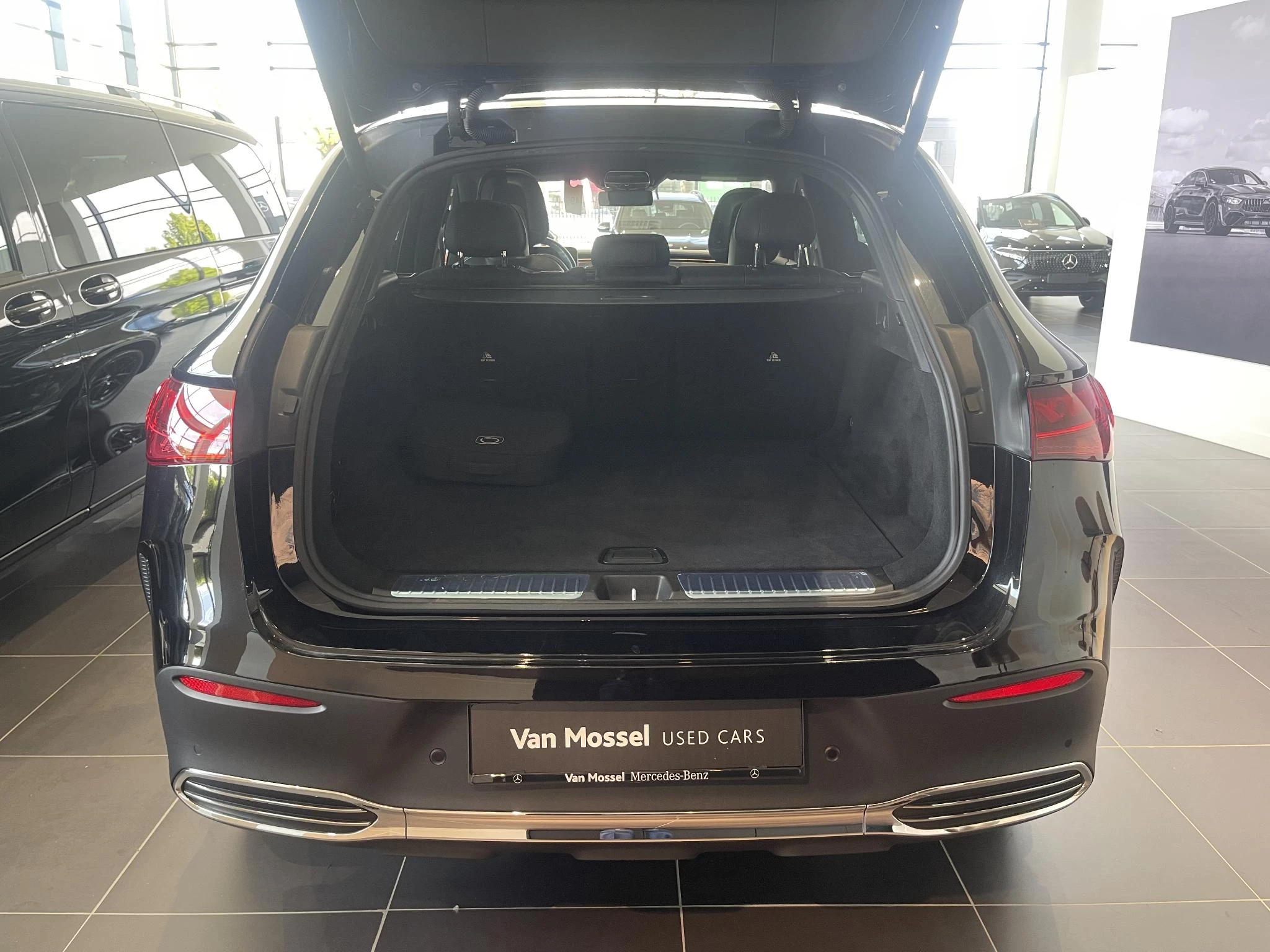 Mercedes-Benz-EQE-image-5