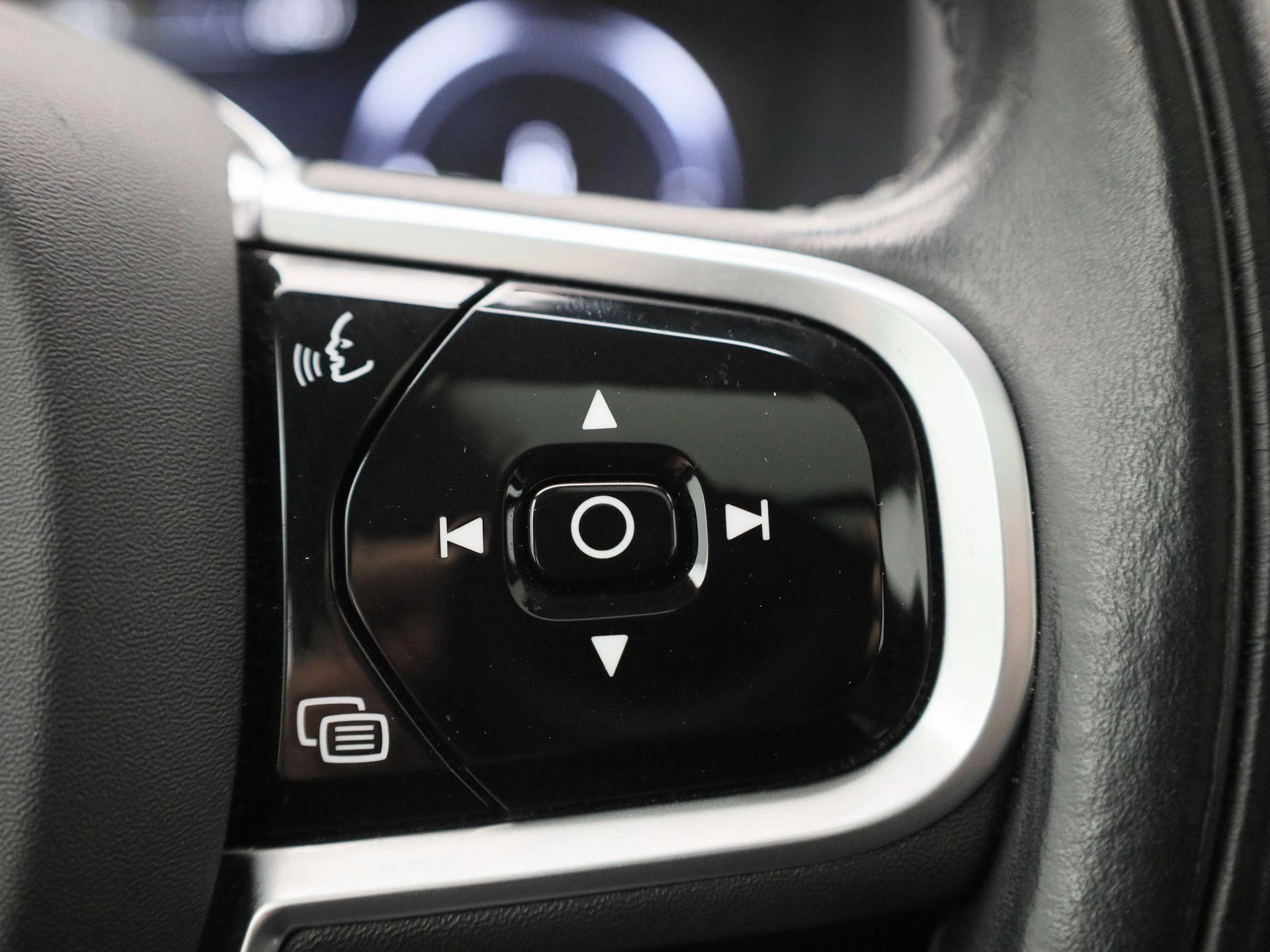 Volvo-XC90-image-24