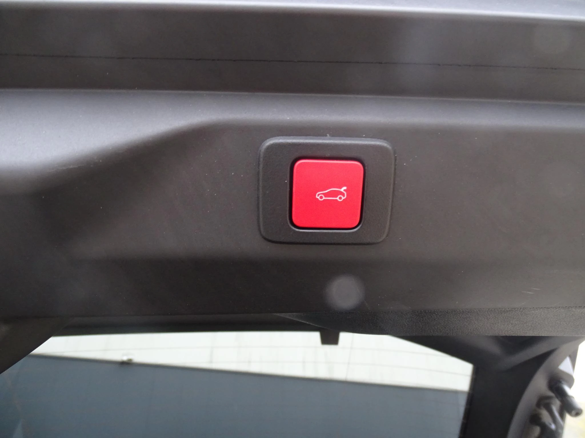 Peugeot-e-3008-image-6