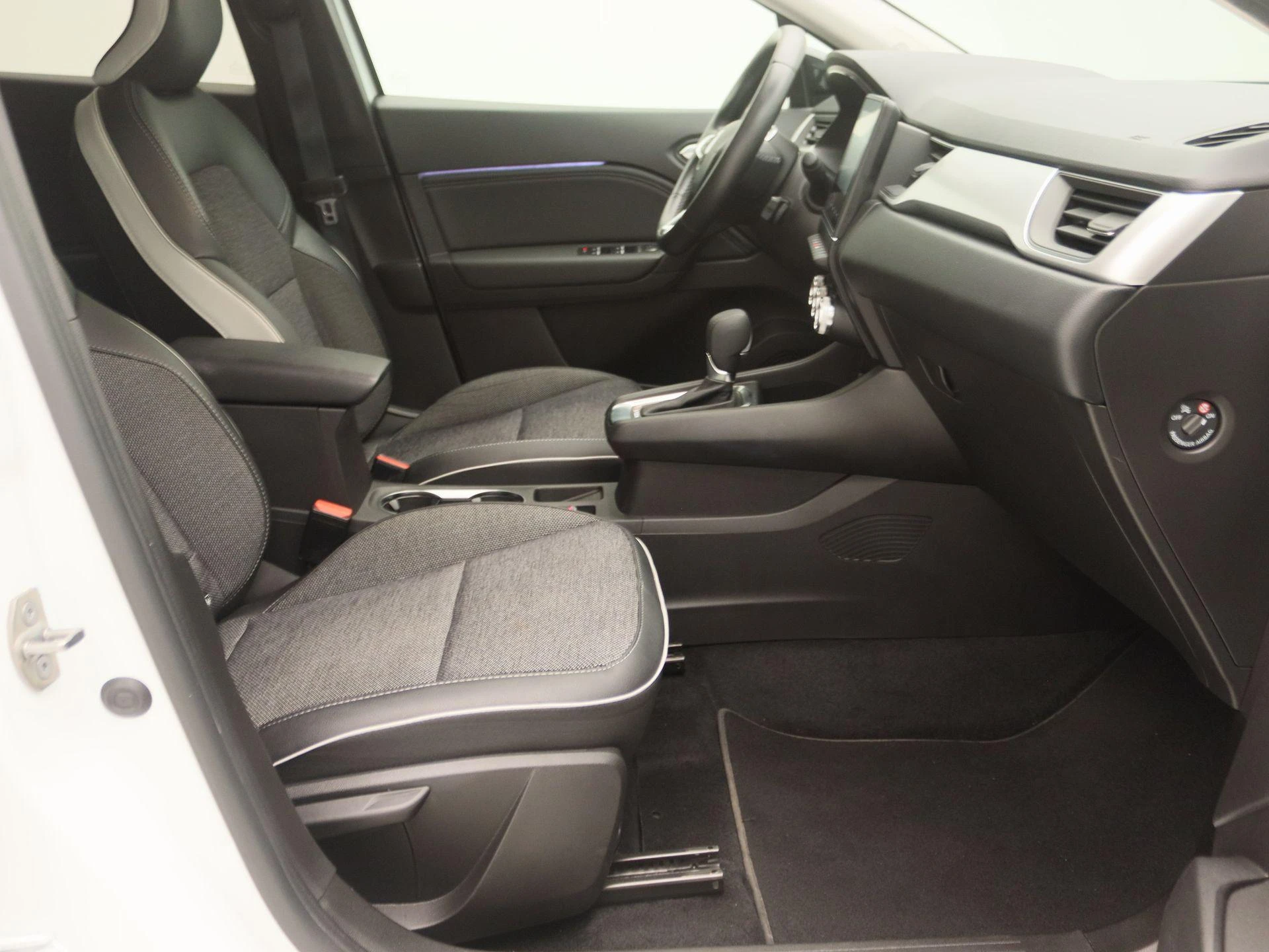 Renault-Captur-image-23