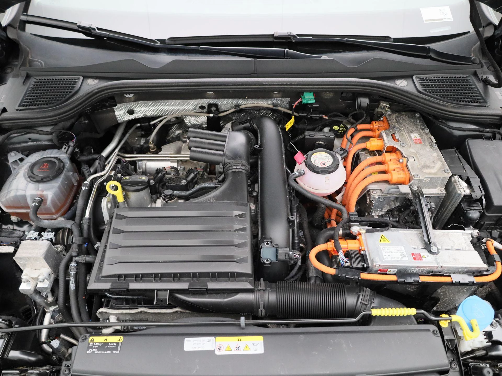 Volkswagen-Golf-image-35